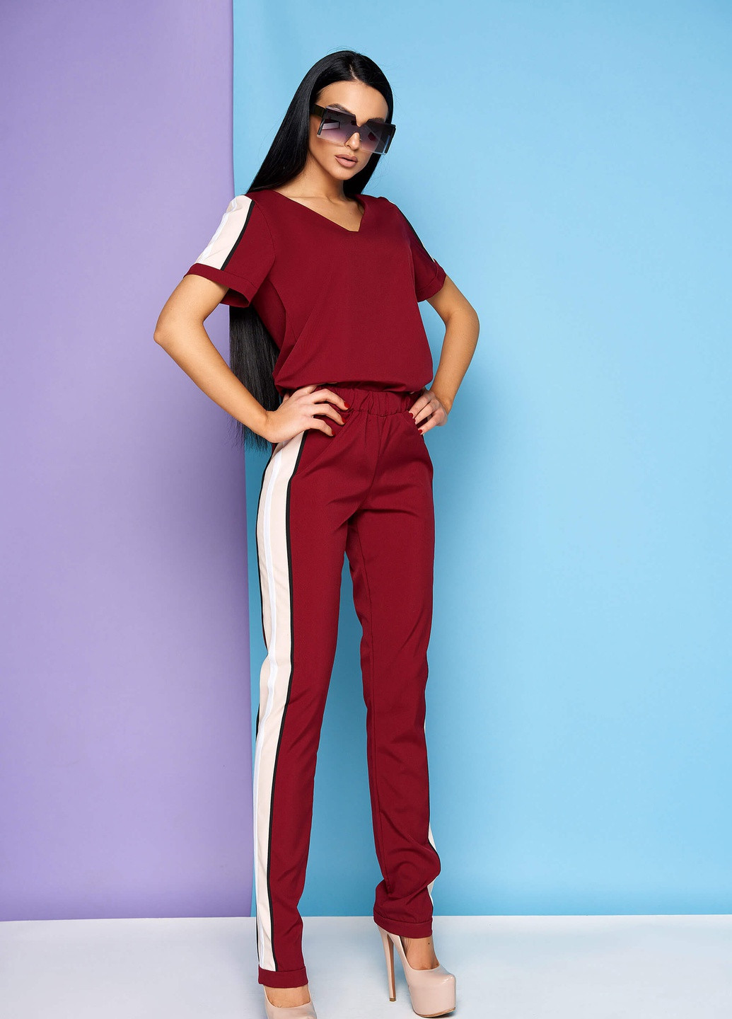 Стильний та лаконічний прогулянковий костюм бордового кольору Jadone Fashion (257338405)