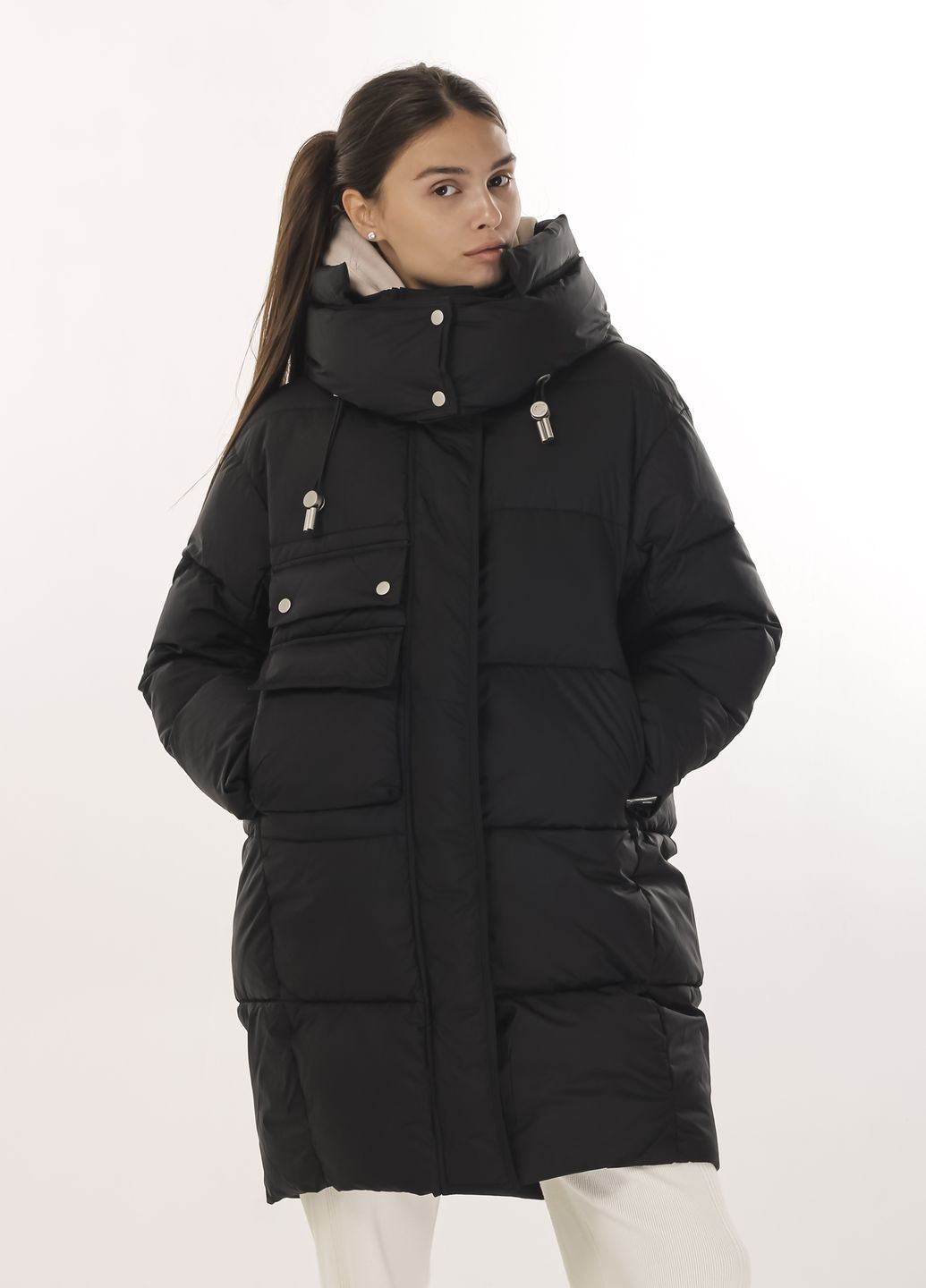 Чорна зимня куртка жіноча чорна Clasna