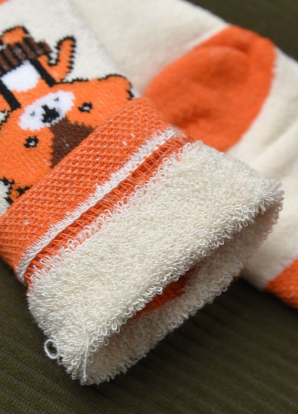 Шкарпетки махрові дитячі молочного кольору з малюнком Let's Shop (269692541)