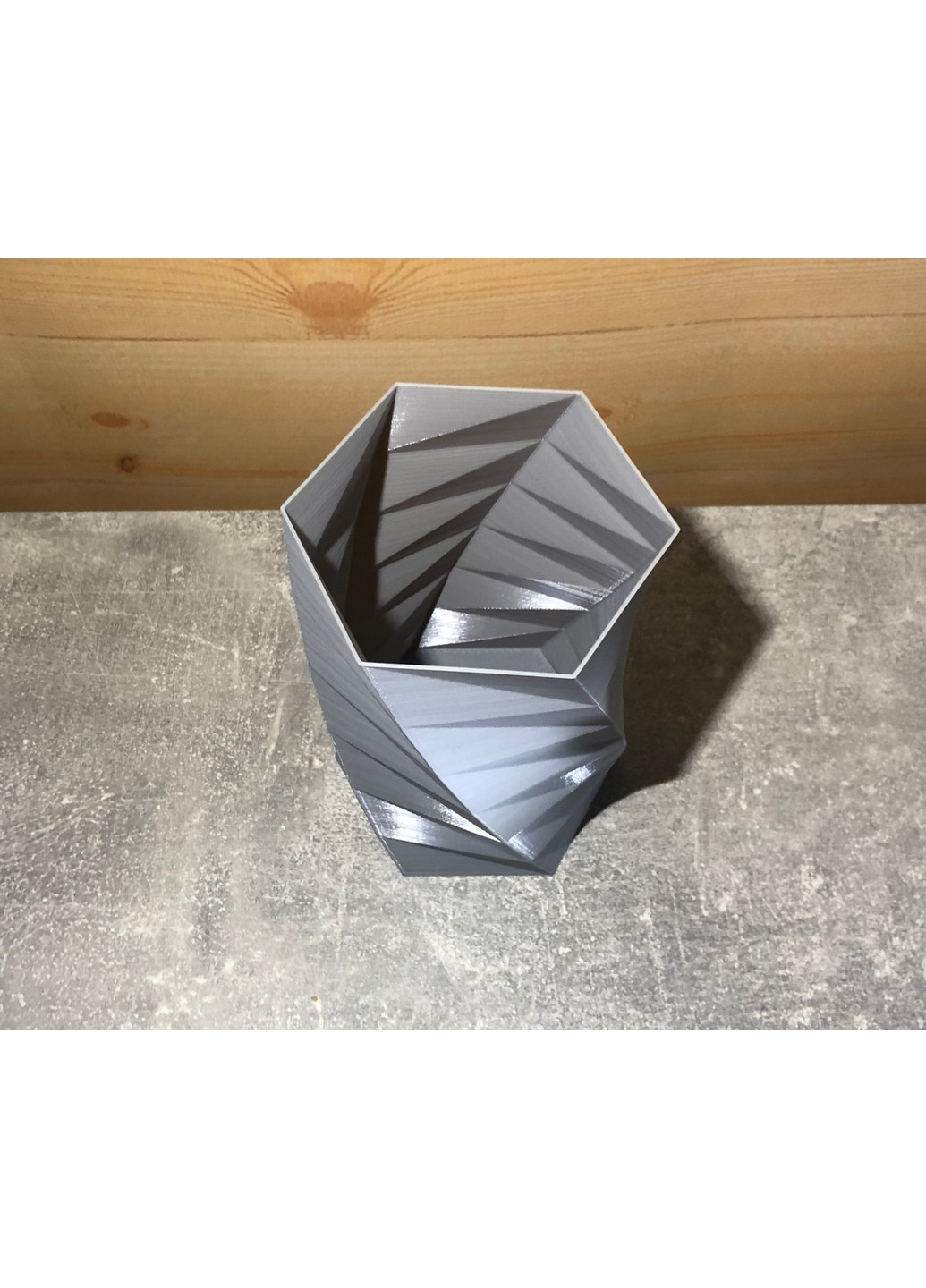 Шестигранна декоративна тонкостінна ваза «Полігональна спіраль». ЗаСвіт (261555436)