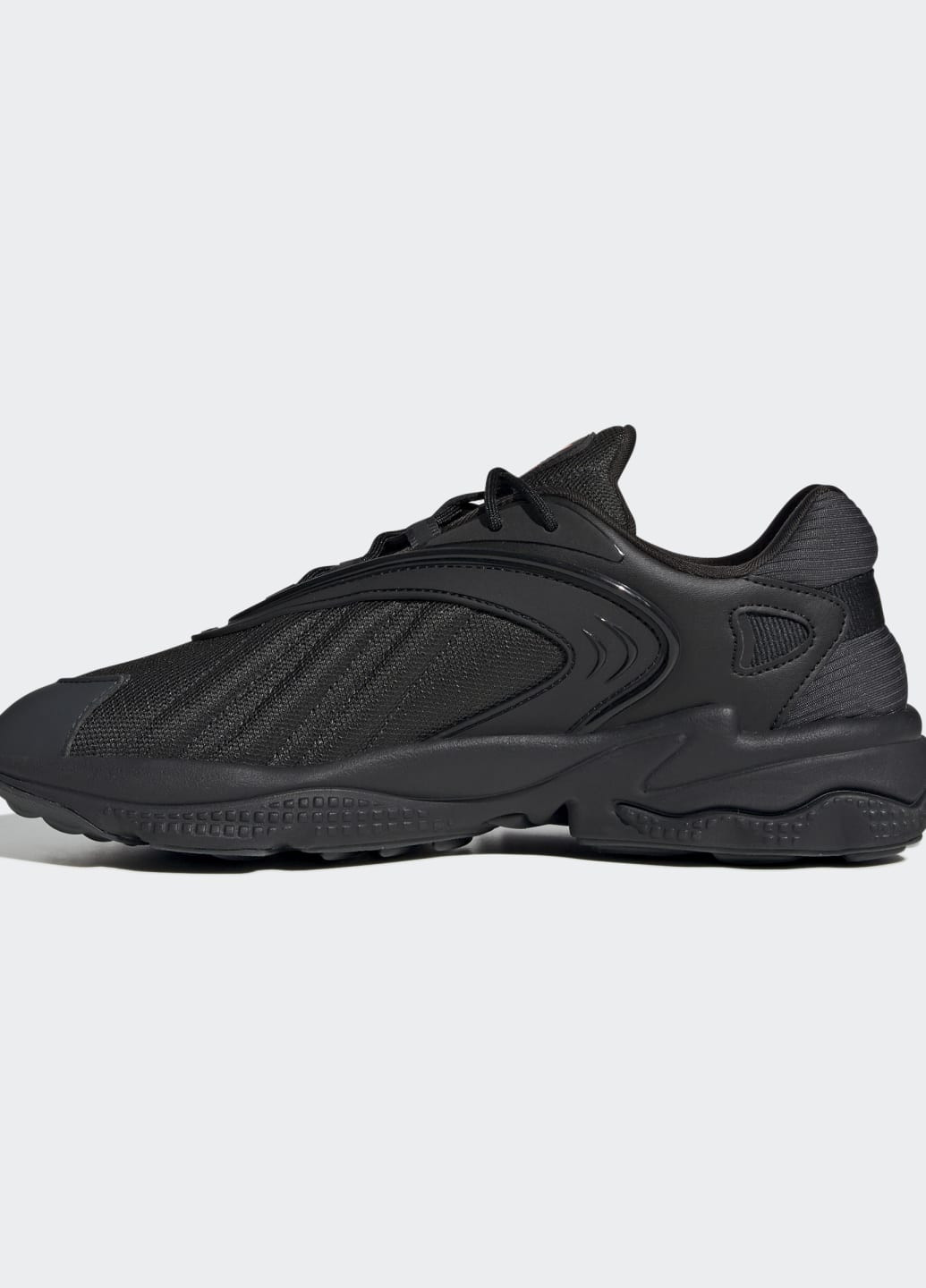 Черные всесезонные кроссовки oztral adidas