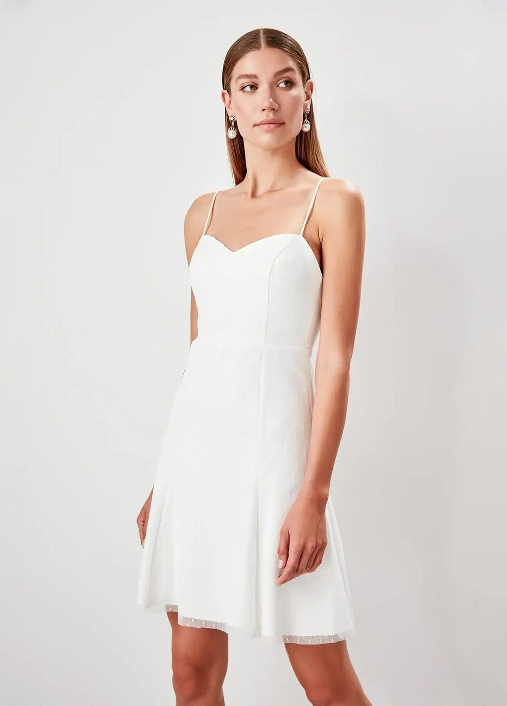 Белое платье Trendyol