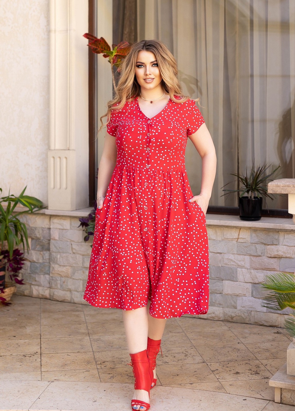 Червона жіноча літня сукня на гудзиках червоного кольору 362990 New Trend