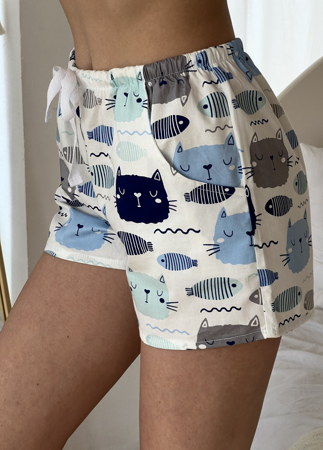 Молочная всесезон пижамный комплект шорты из сатина+футболка котики рыбки молочный футболка + шорты Cosy