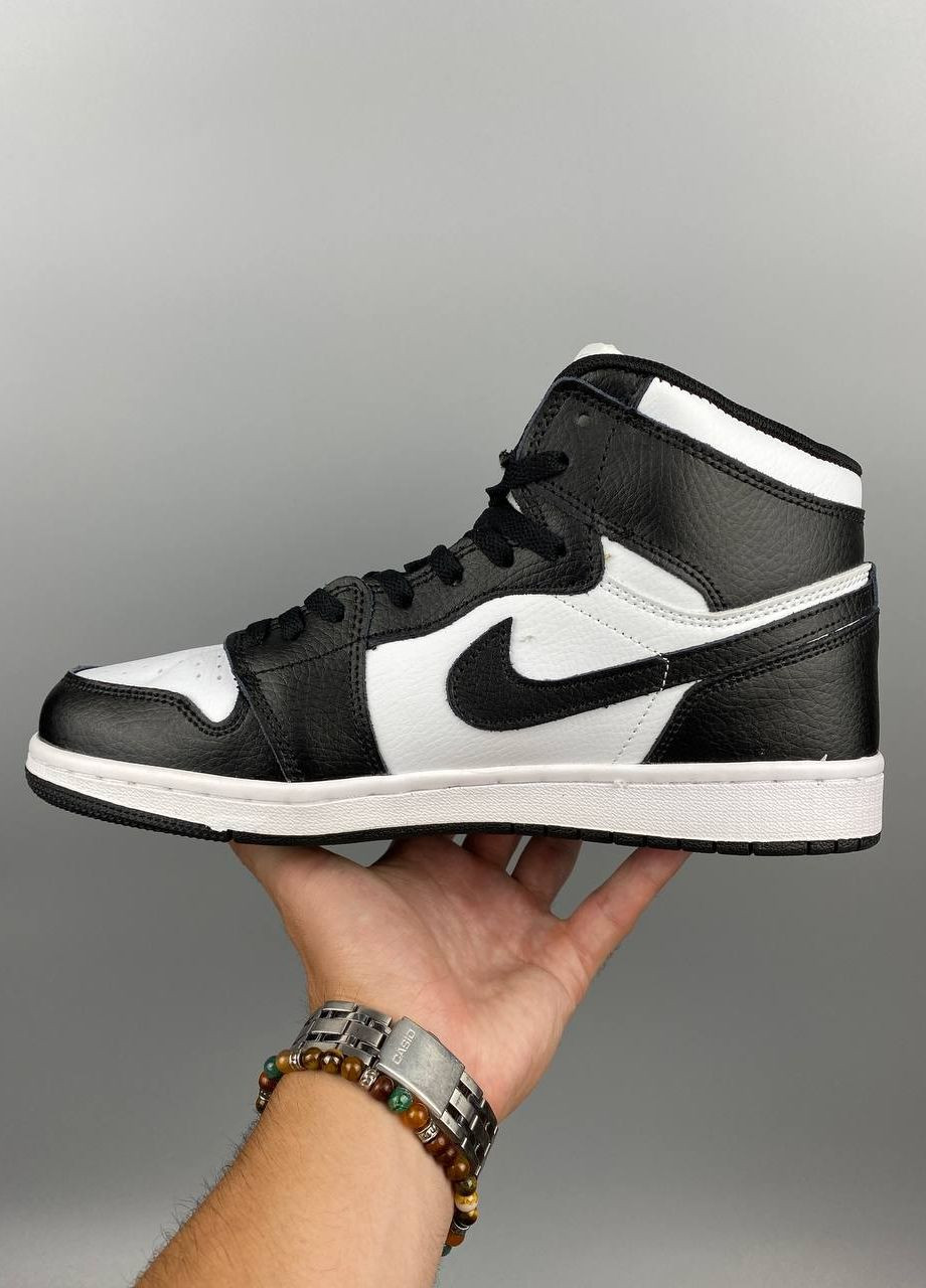 Черно-белые демисезонные мужские кроссовки высокие баскетбольные черно белые на осень No Brand