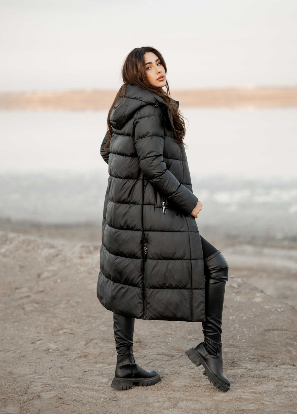 Черное зимнее Женское зимнее длинное пальто 90682 Fodarlloy