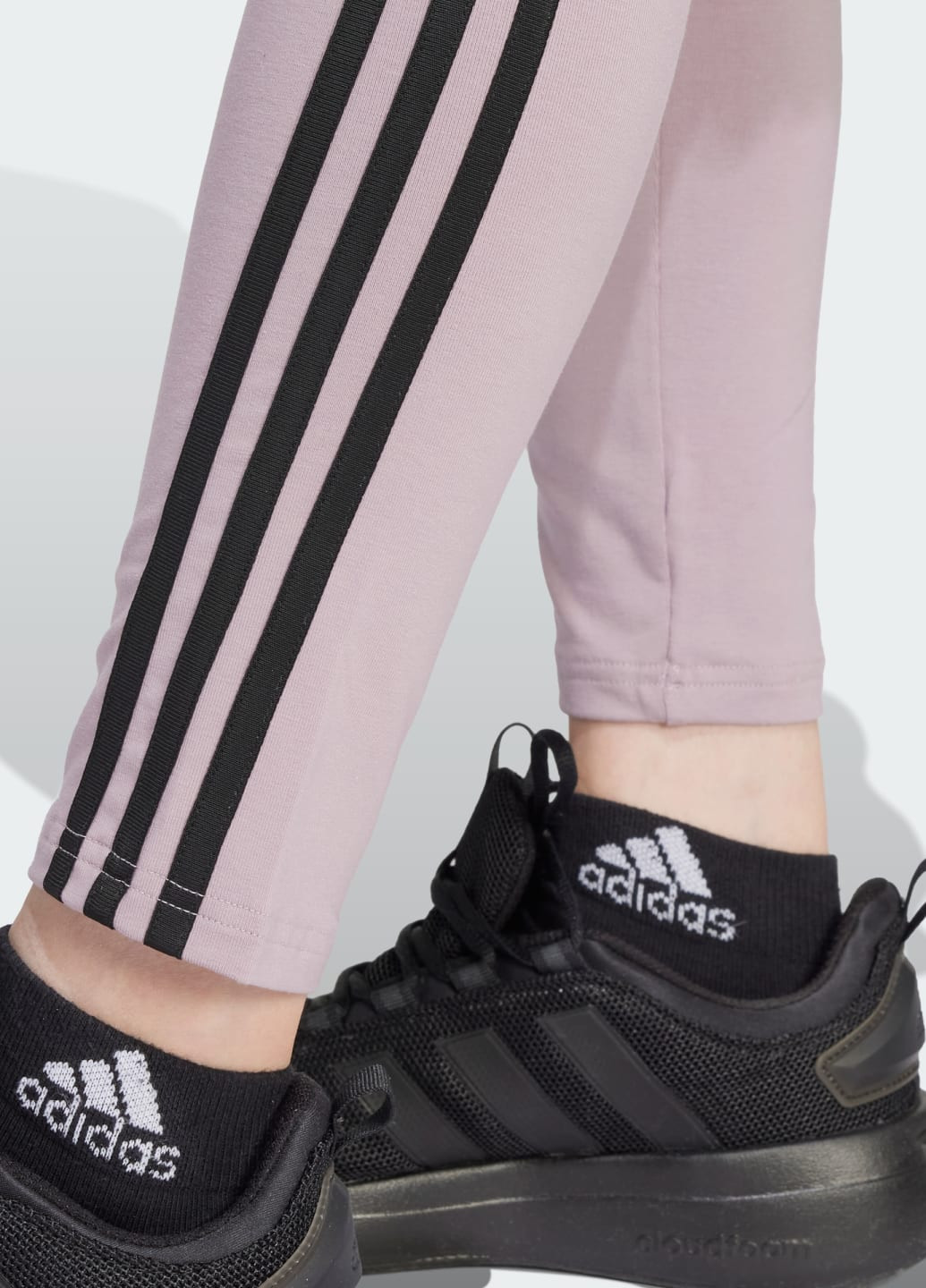 Фиолетовые демисезонные леггинсы future icons 3-stripes adidas