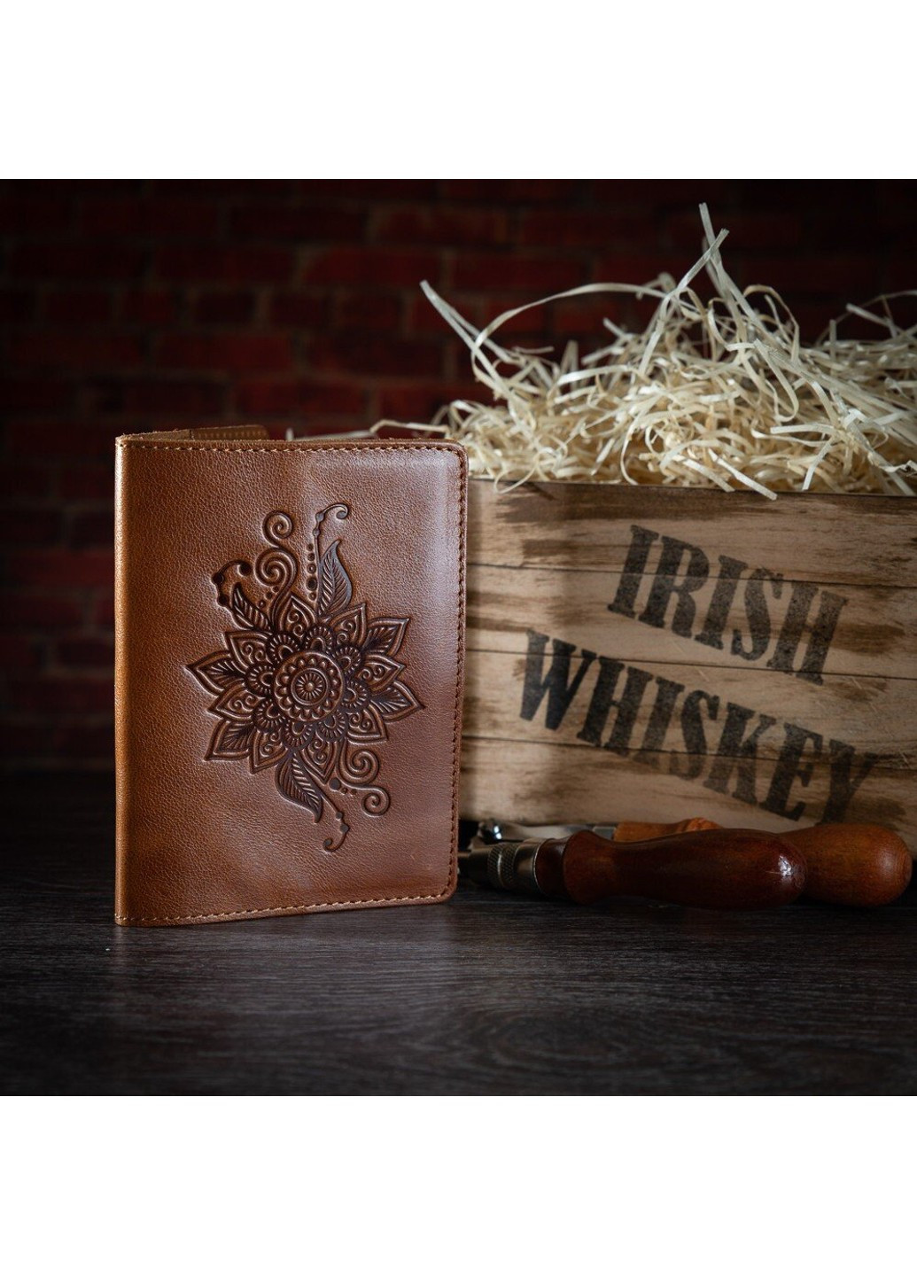 Шкіряна бурштинова обкладинка на паспорт HiArt PC-01 Mehendi Classic Рудий Hi Art (268371203)