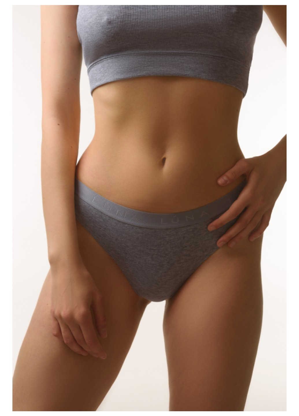Хлопковые трусики брифы с открытым кроем сзади в рубчик графит L5146BR Luna (260634247)