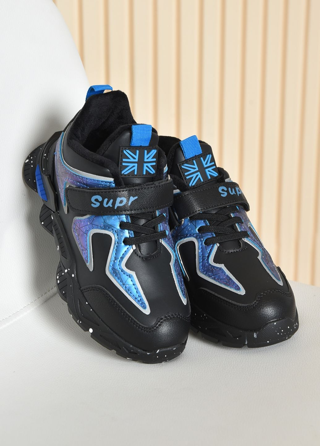 Чорні осінні кросівки дитячі для дівчинки демісезонні чорного кольору з синіми вставками Let's Shop