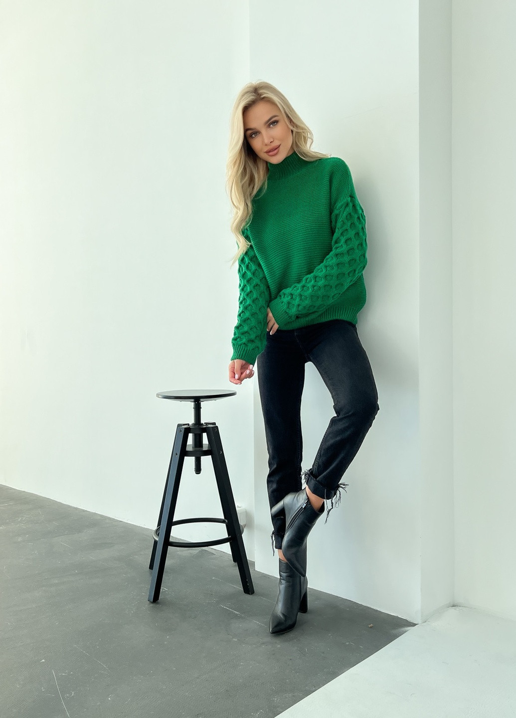 Зеленый демисезонный свитер Larionoff