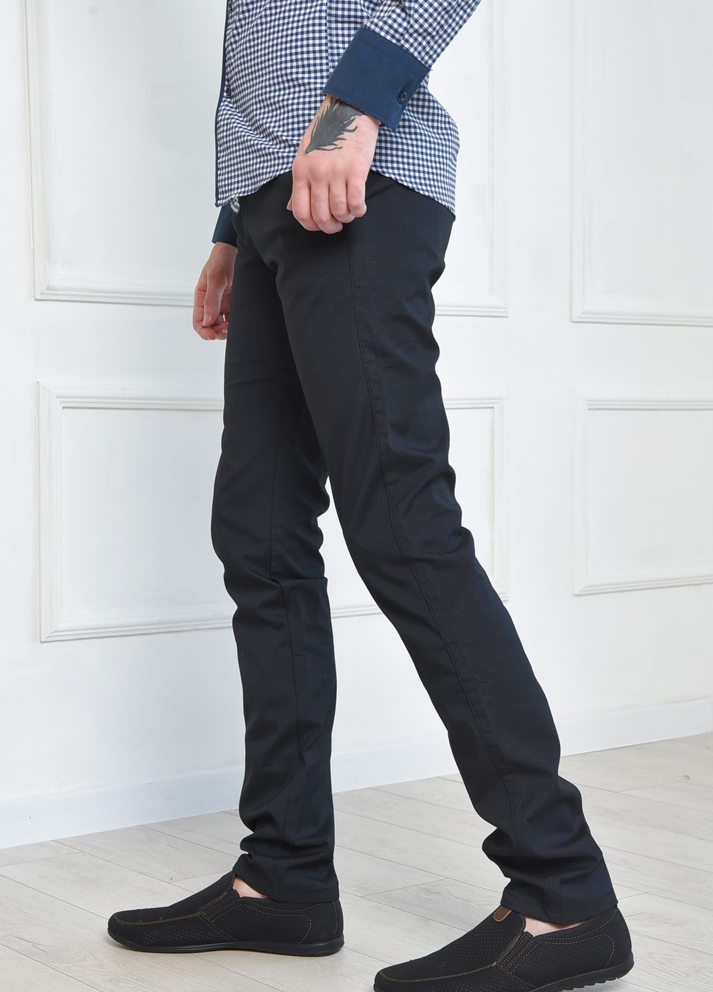 Черные демисезонные прямые штаны мужские черного цвета размер 29 Let's Shop