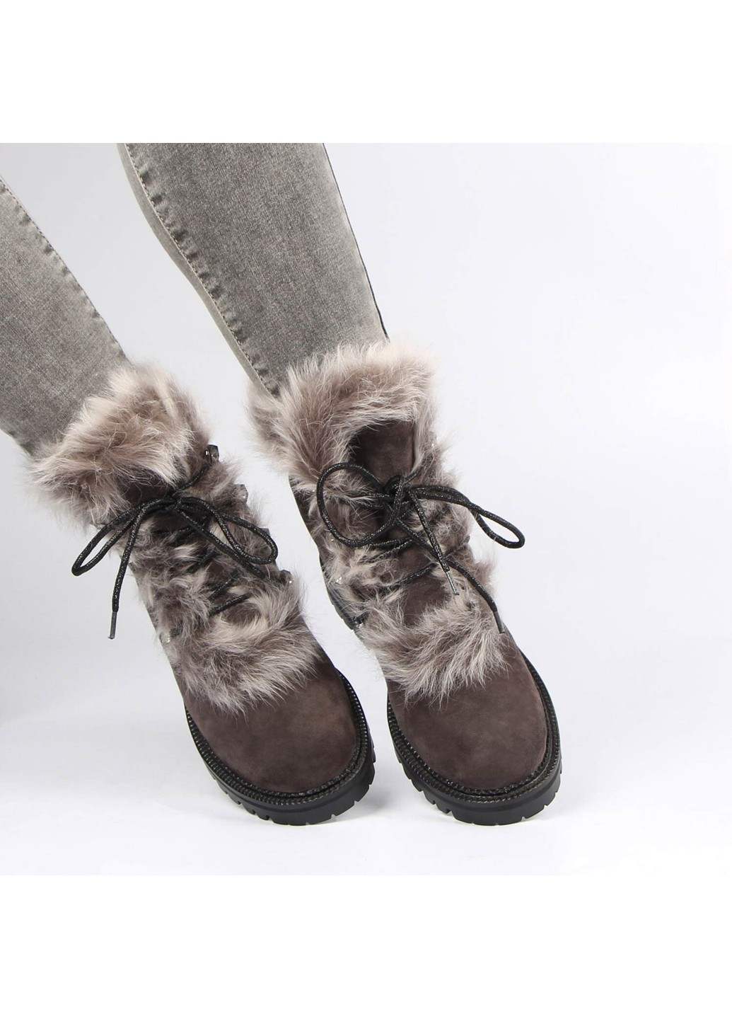 Зимние женские зимние ботинки на низком ходу 19513 Geronea из натуральной замши