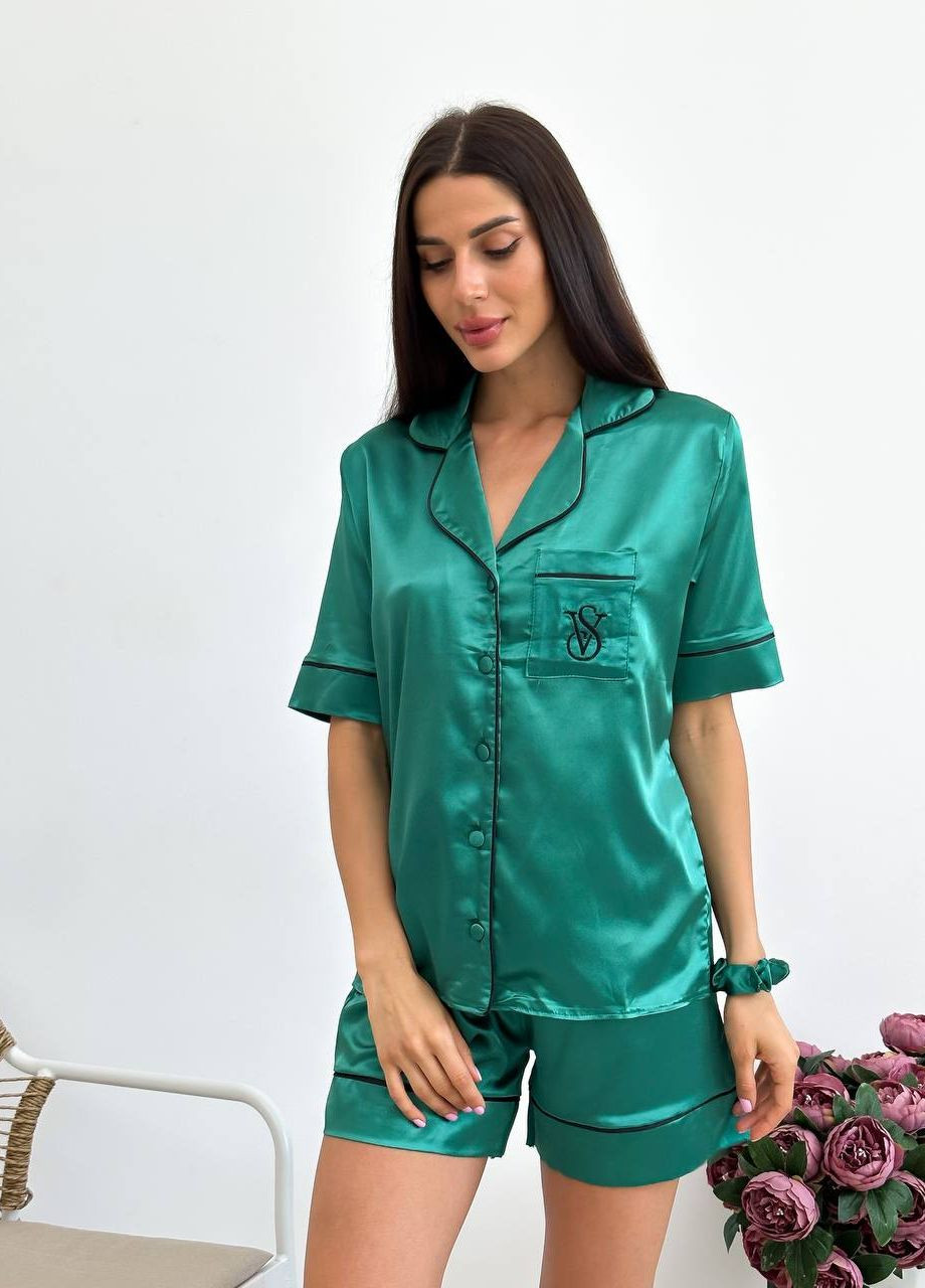 Зелена всесезон стильна піжамка з лого victoria's secret шортиками сорочка + шорти Vakko