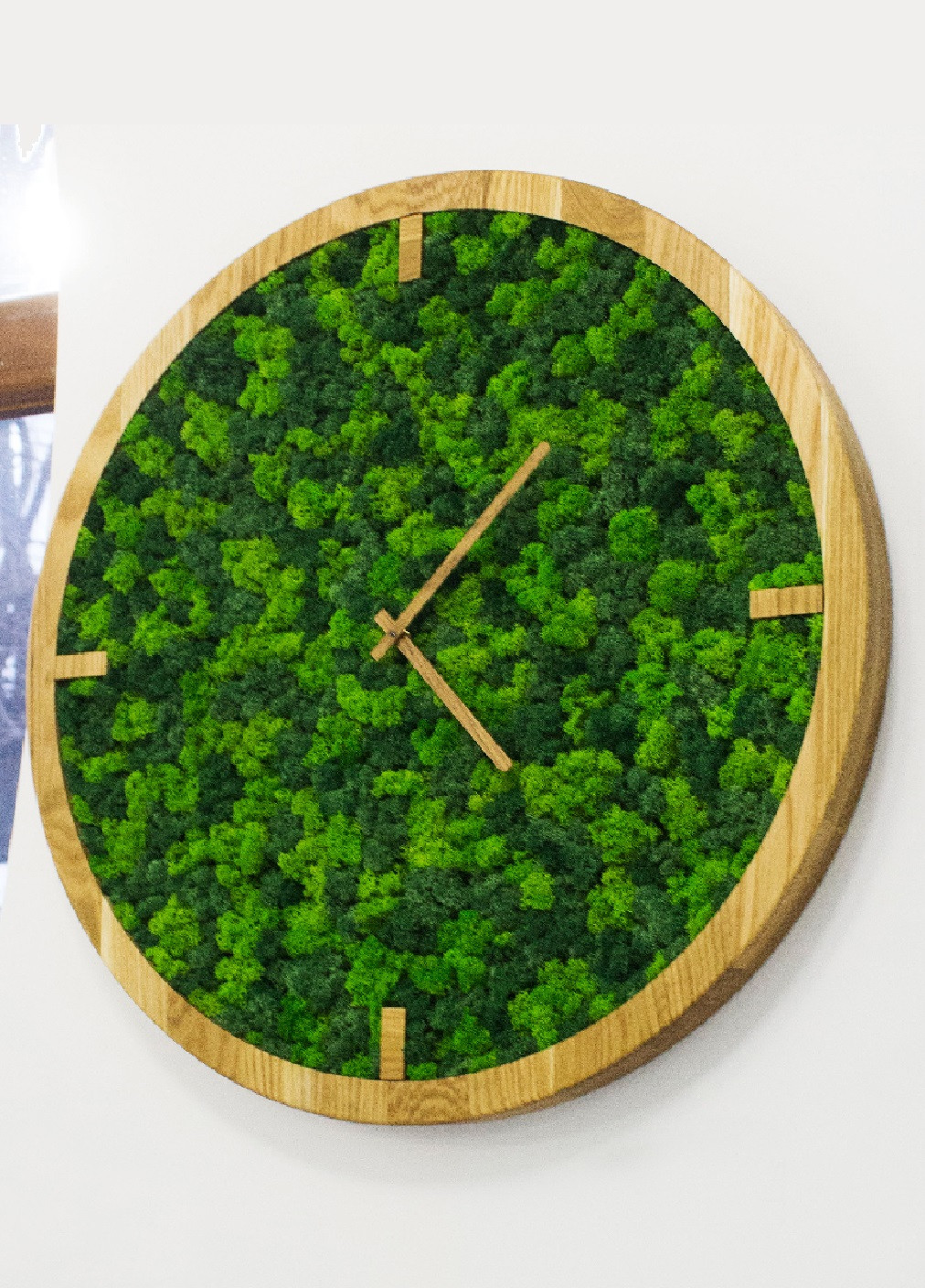 Годинник настінний стильний практичний універсальний круглий зі стабілізованим мохом із дерева 50х50х4 см (475800-Prob) Unbranded (271666222)