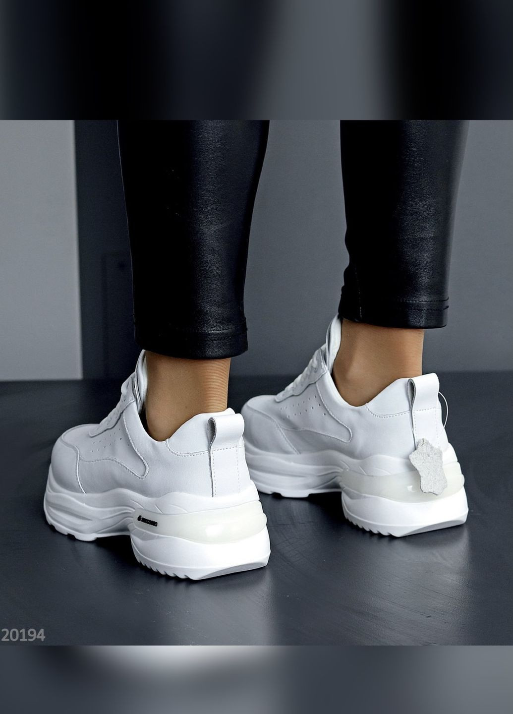 Белые демисезонные практические кроссовки No Brand