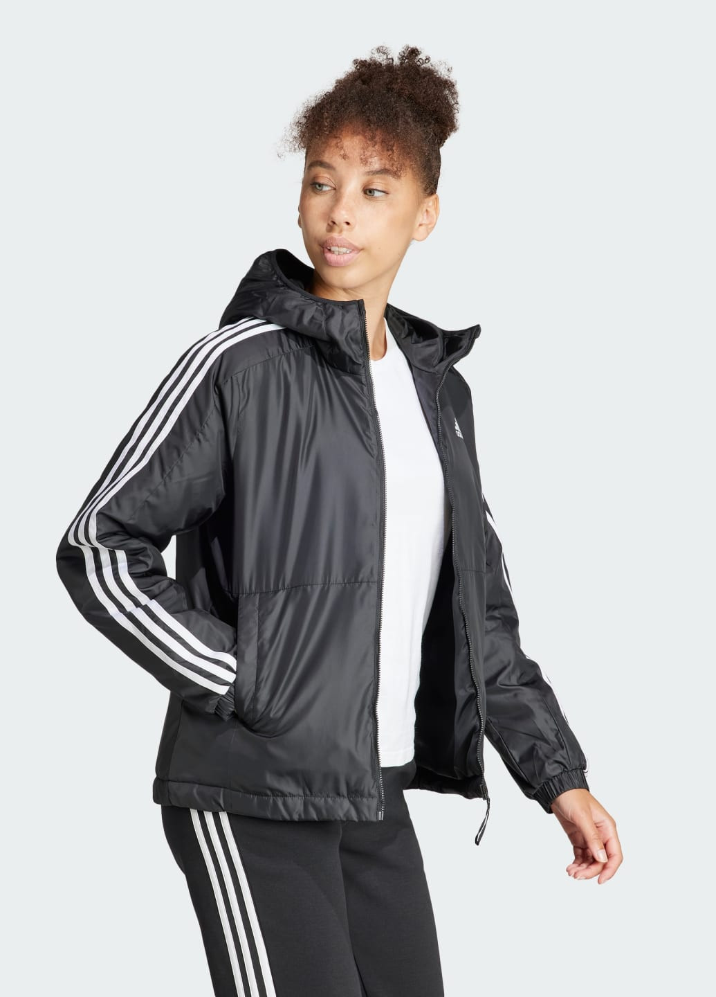 Чорна демісезонна куртка essentials 3-stripes insulated adidas