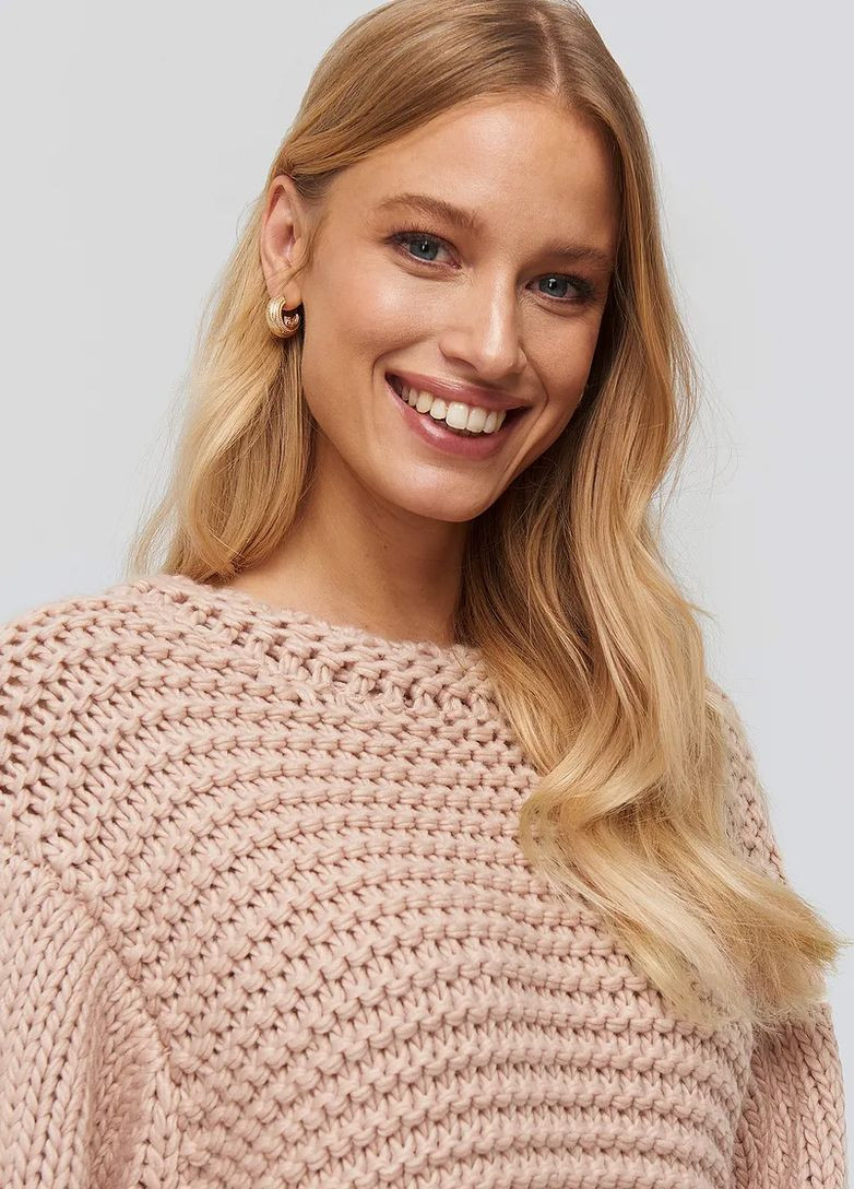 Розовый свитер NA-KD