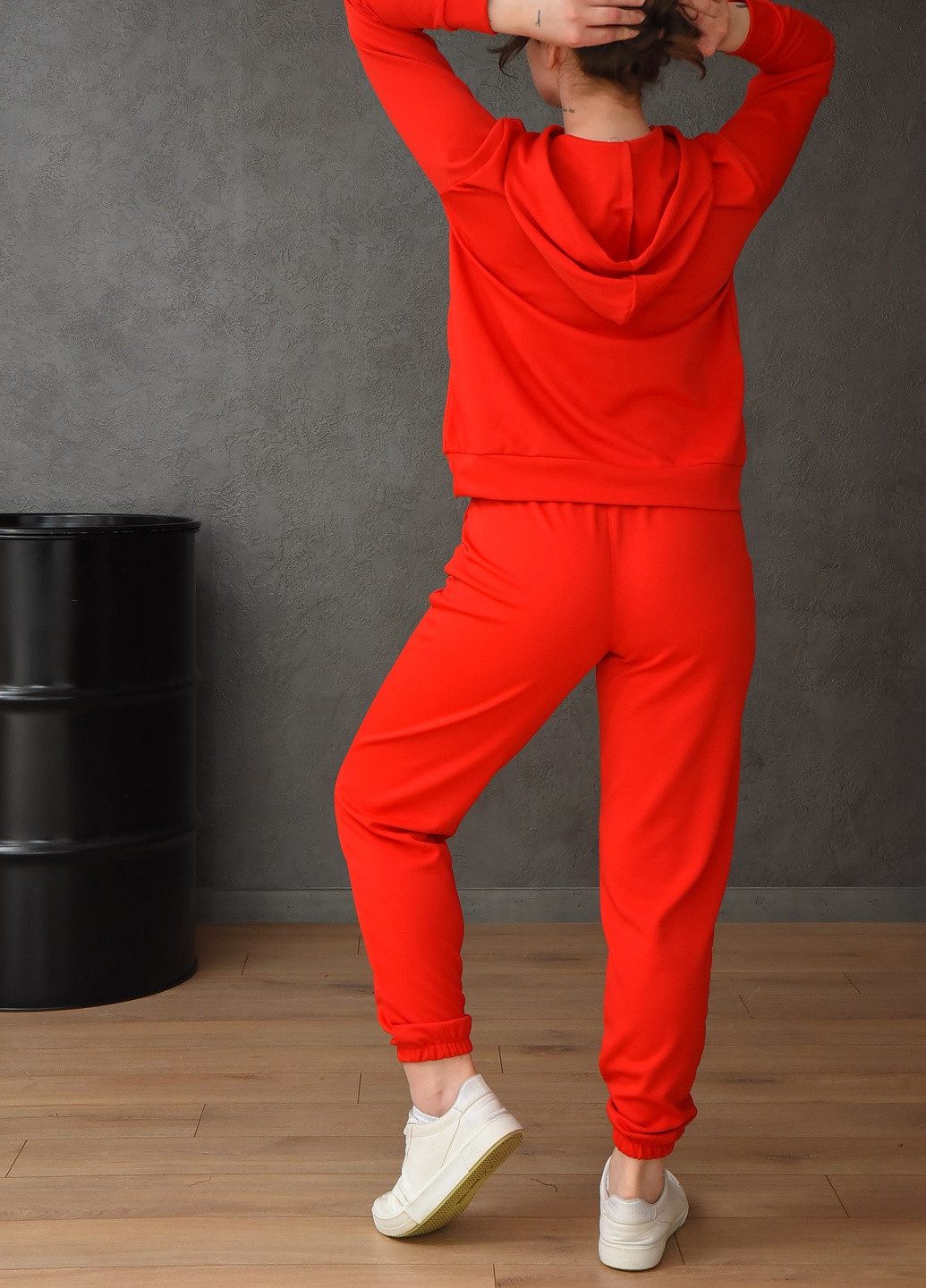 Женский спортивный костюм с ткани лакоста красного цвета Let's Shop (257659208)