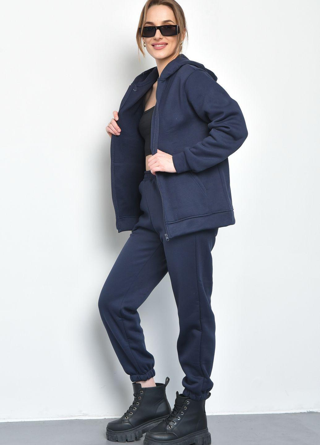 Спортивный костюм женский на флисе темно-синего цвета Let's Shop (271126502)