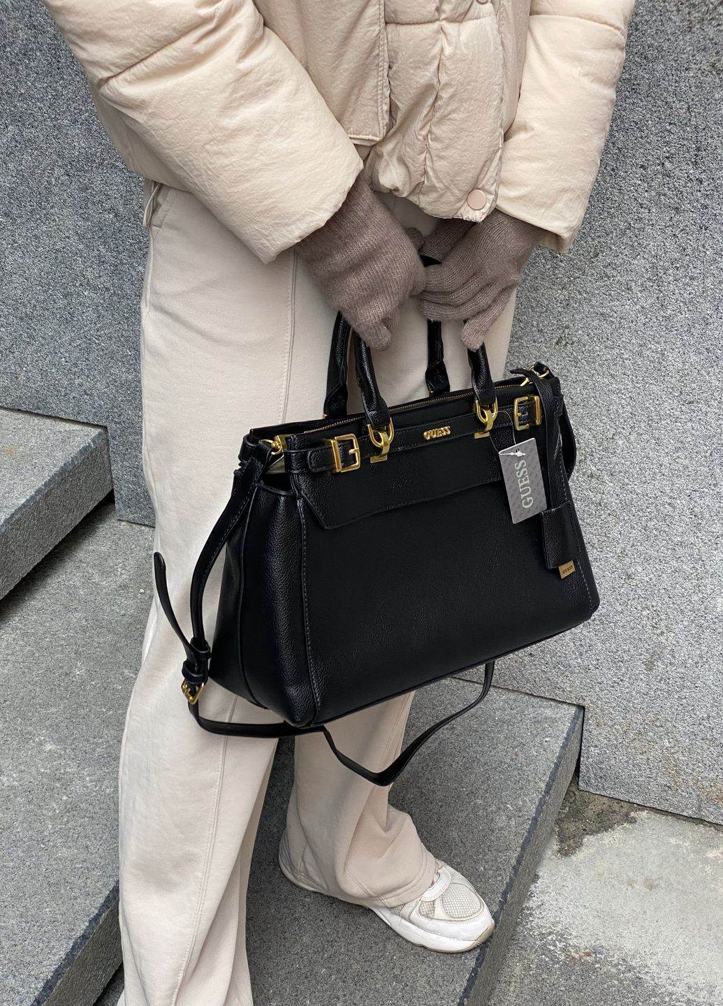 Жіноча сумка Guess з двома ручками чорна No Brand (275864277)