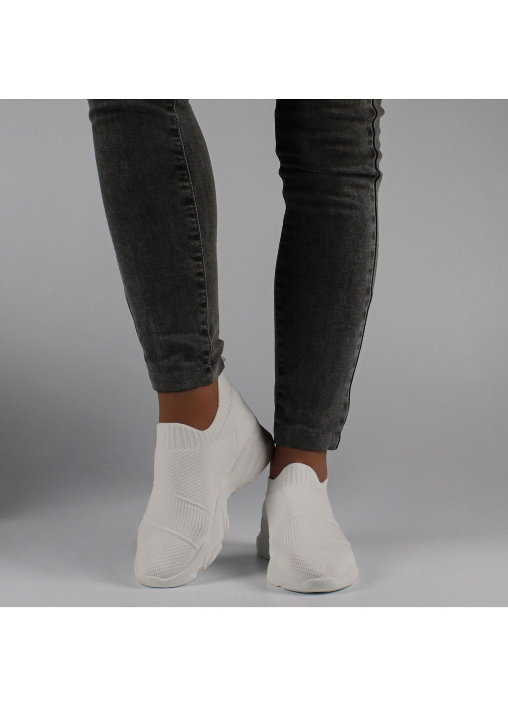 Білі осінні жіночі кросівки 198946 Buts