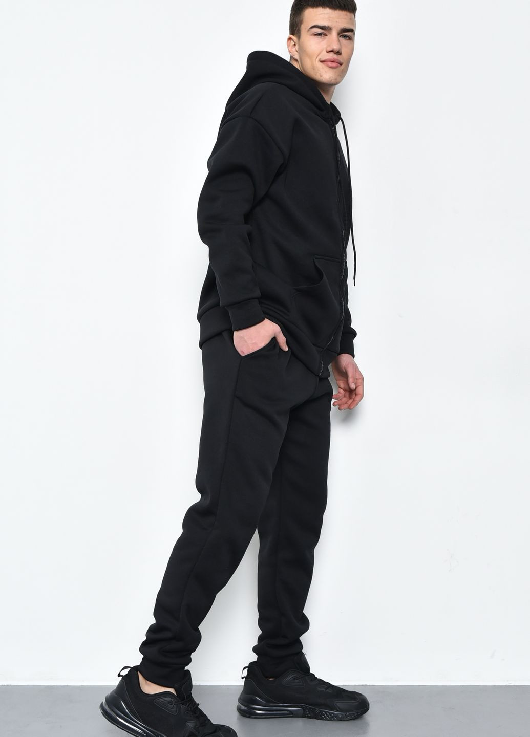Спортивний костюм чоловічий на флісі чорного кольору Let's Shop (271813317)
