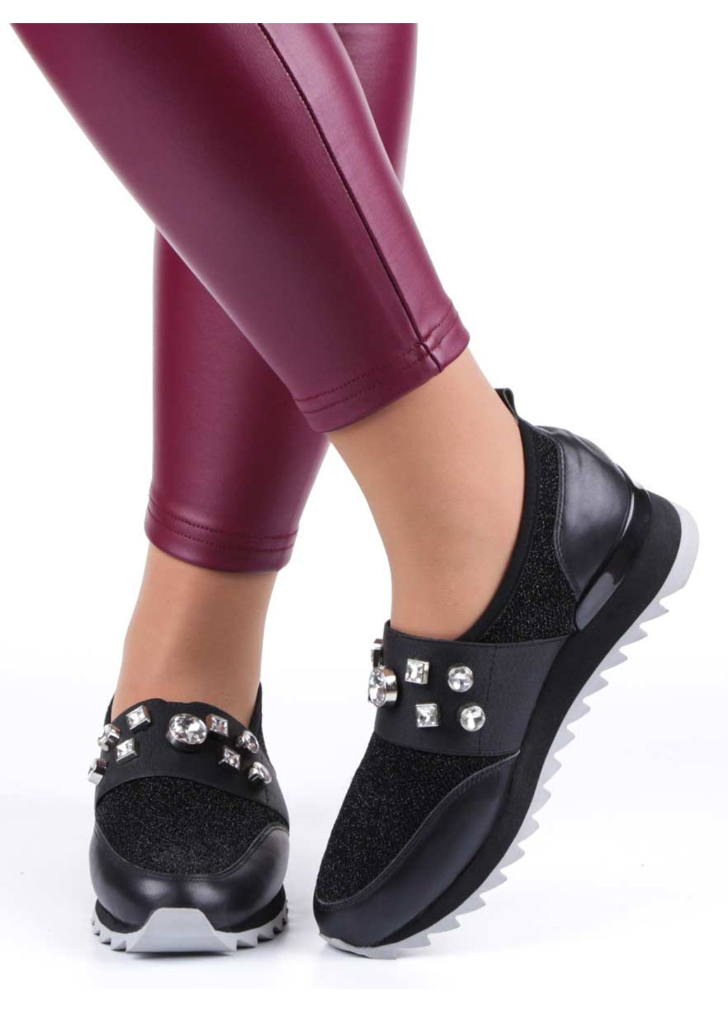 Черные демисезонные женские кроссовки 302291 Deenoor