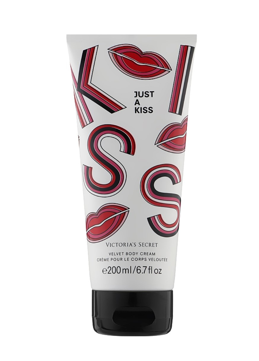 Парфюмированный лосьон для тела Victoria`s Secret Just A Kiss Body Lotion 200 ml Victoria's Secret (268569180)