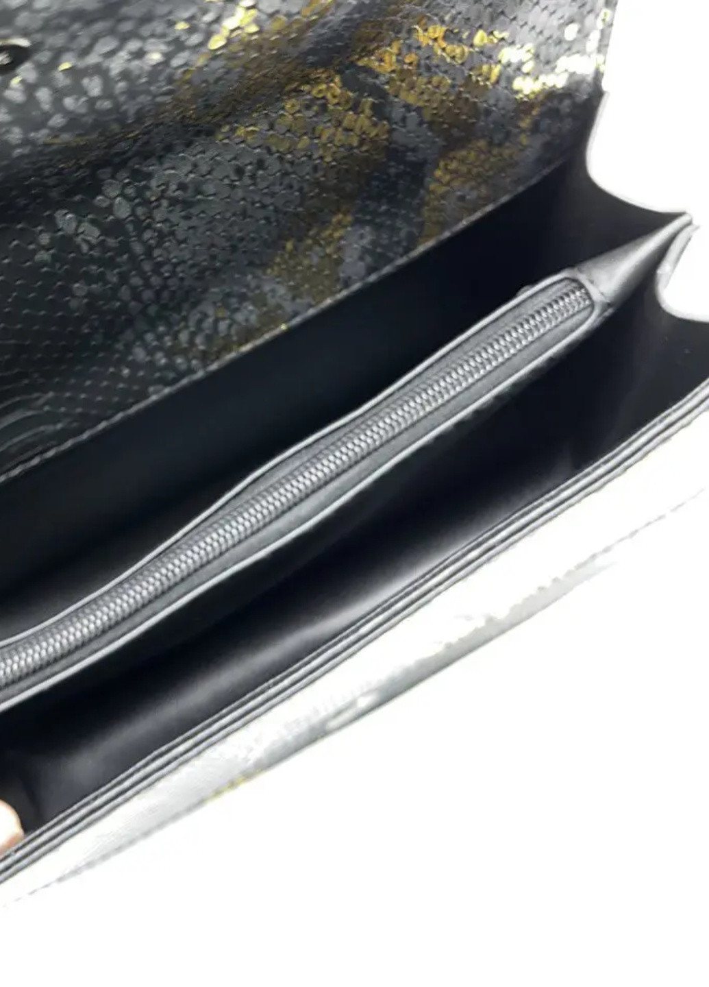 Жіноча сумка на ланцюжку крос-боді з підковою рептилія чорна No Brand крос-боди (257866799)