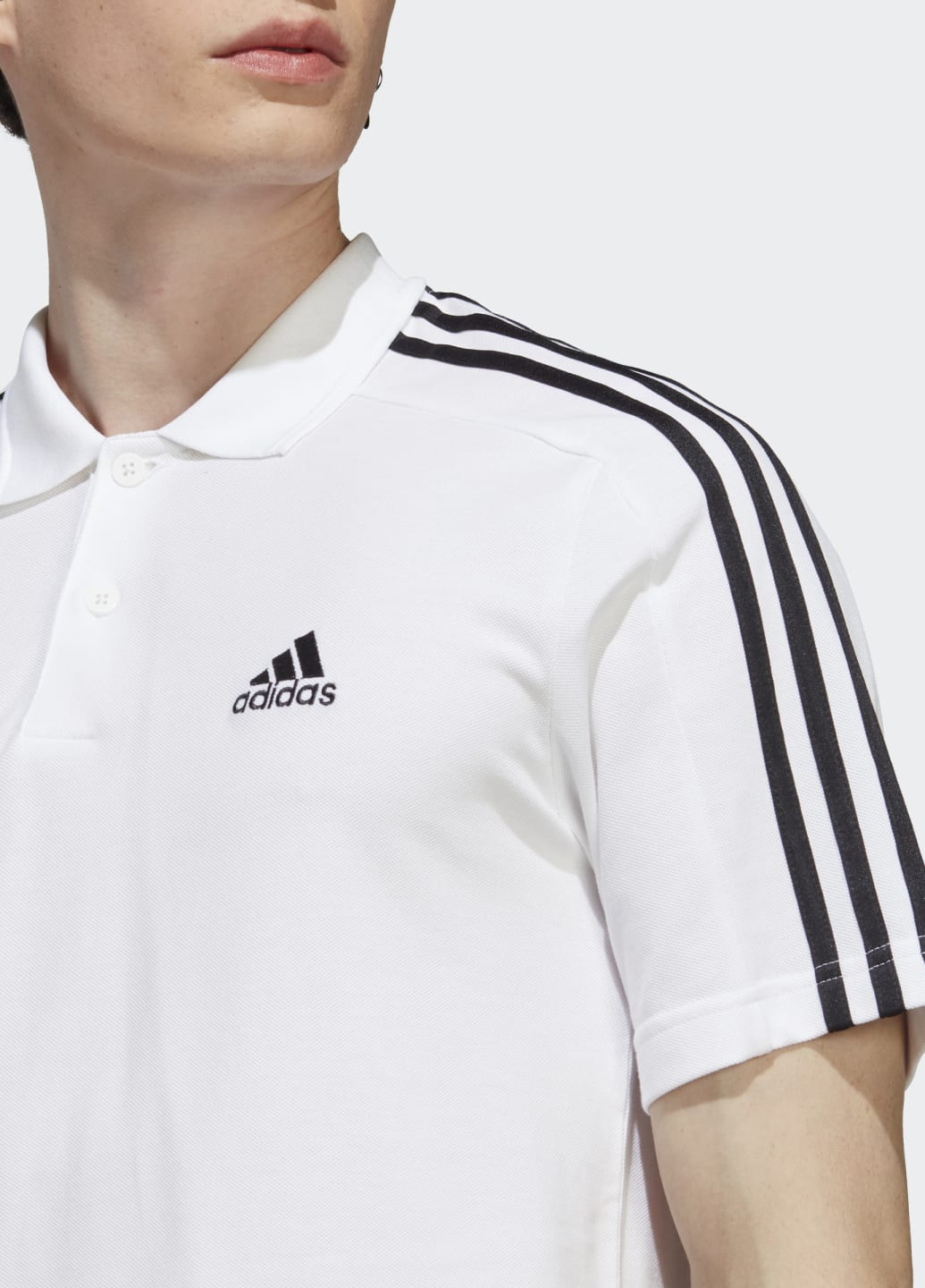 Біла футболка-поло essentials piqué embroidered small logo 3-stripes adidas