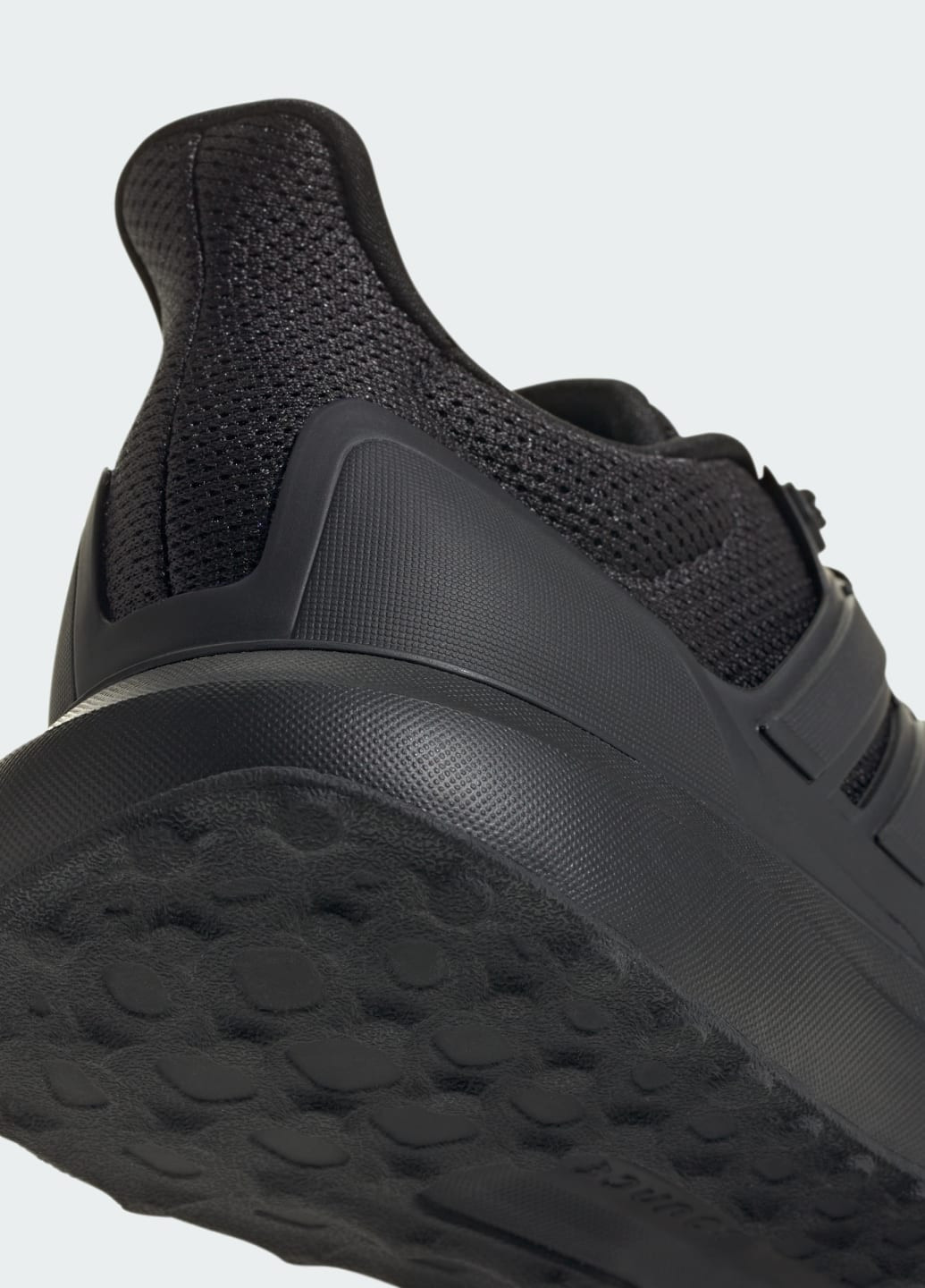 Черные всесезонные кроссовки ubounce dna kids adidas