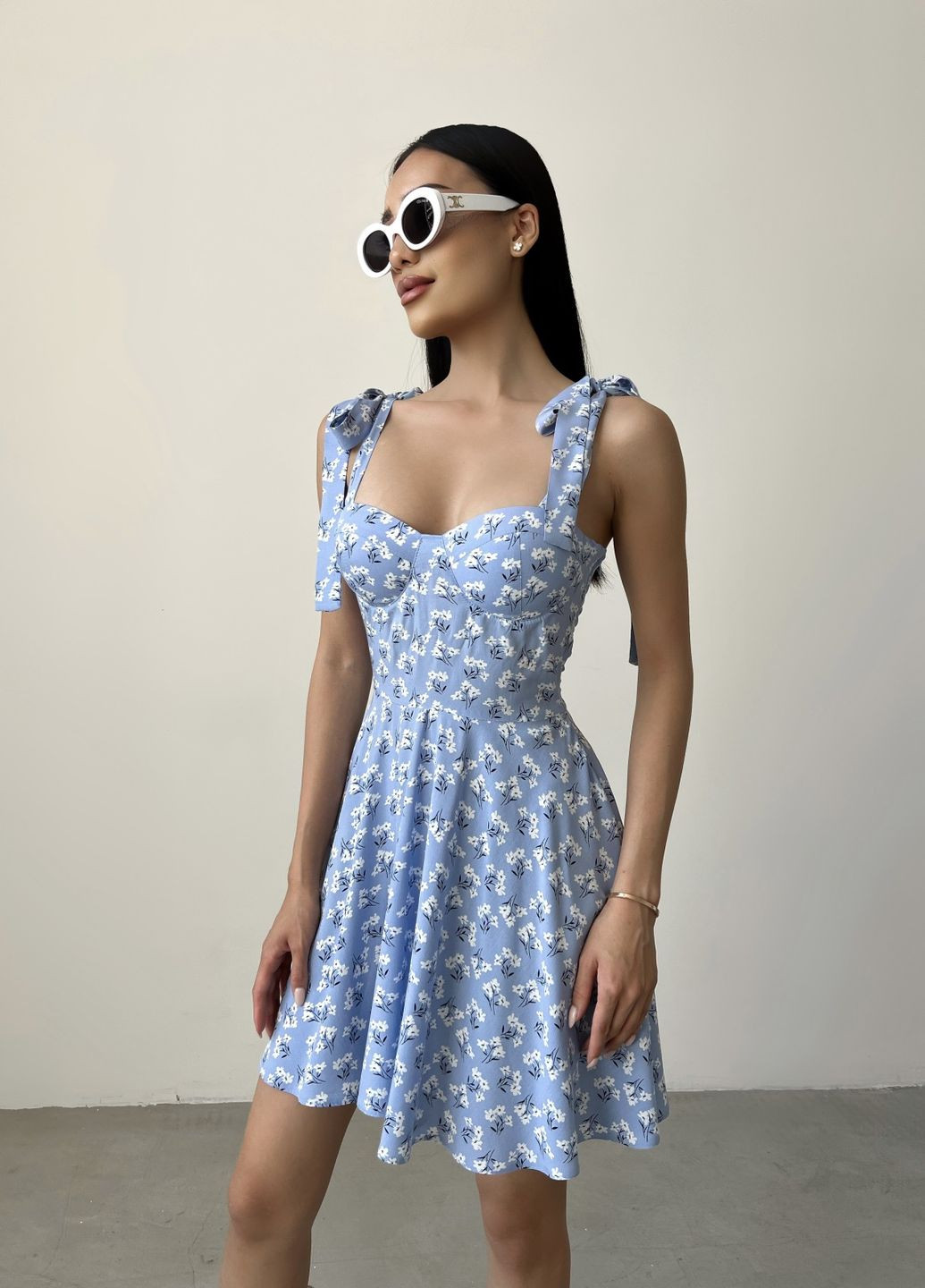 Голубое кэжуал платье с юбкой-солнце Larionoff с цветочным принтом