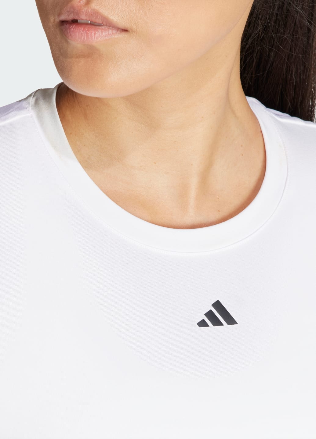 Белая всесезон футболка designed for training adidas