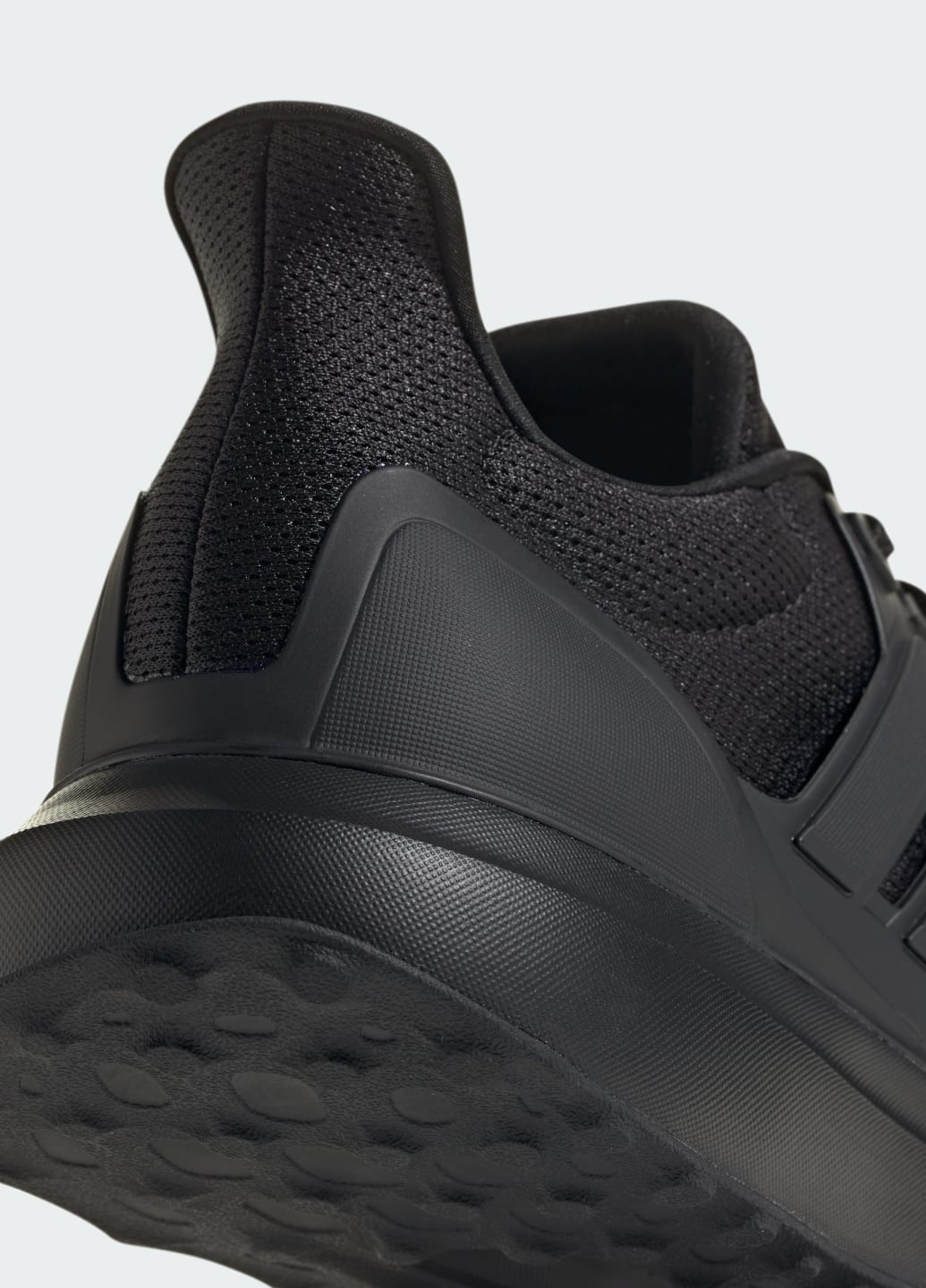 Черные всесезонные кроссовки ubounce dna adidas