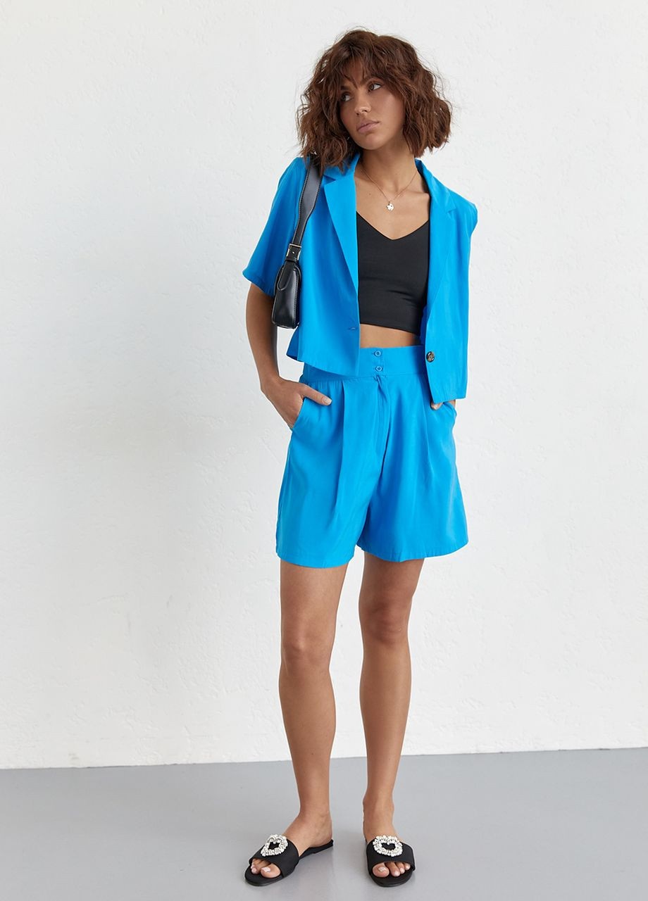 Літній жіночий костюм з жакетом та шортами - блакитний Lurex (262810140)