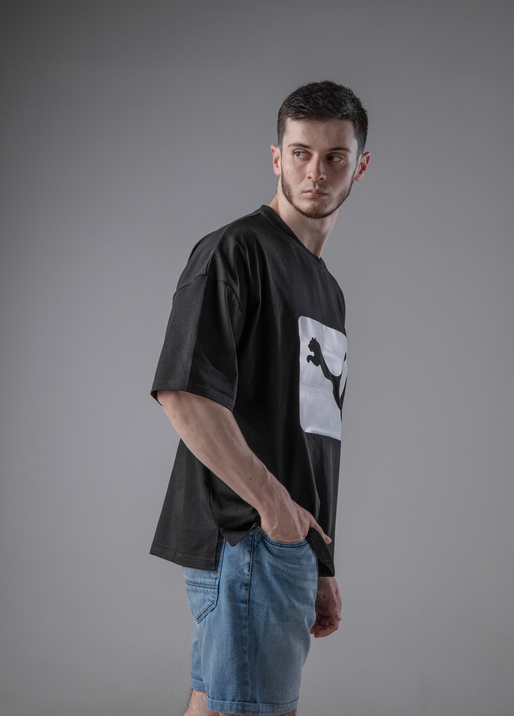 Черная стильна оверсайз футболка з лого puma Vakko