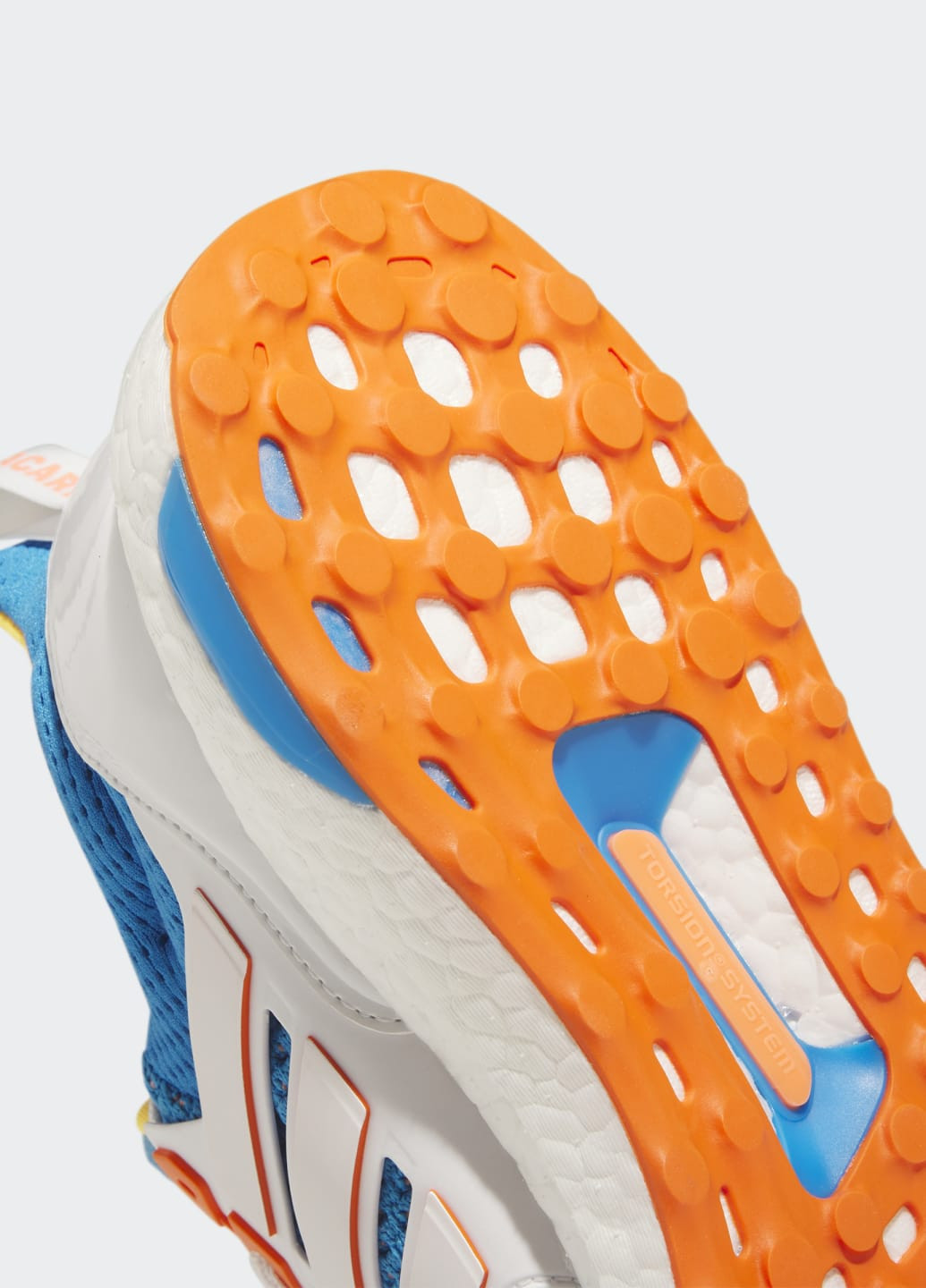 Синій всесезонні кросівки ultraboost 1.0 adidas