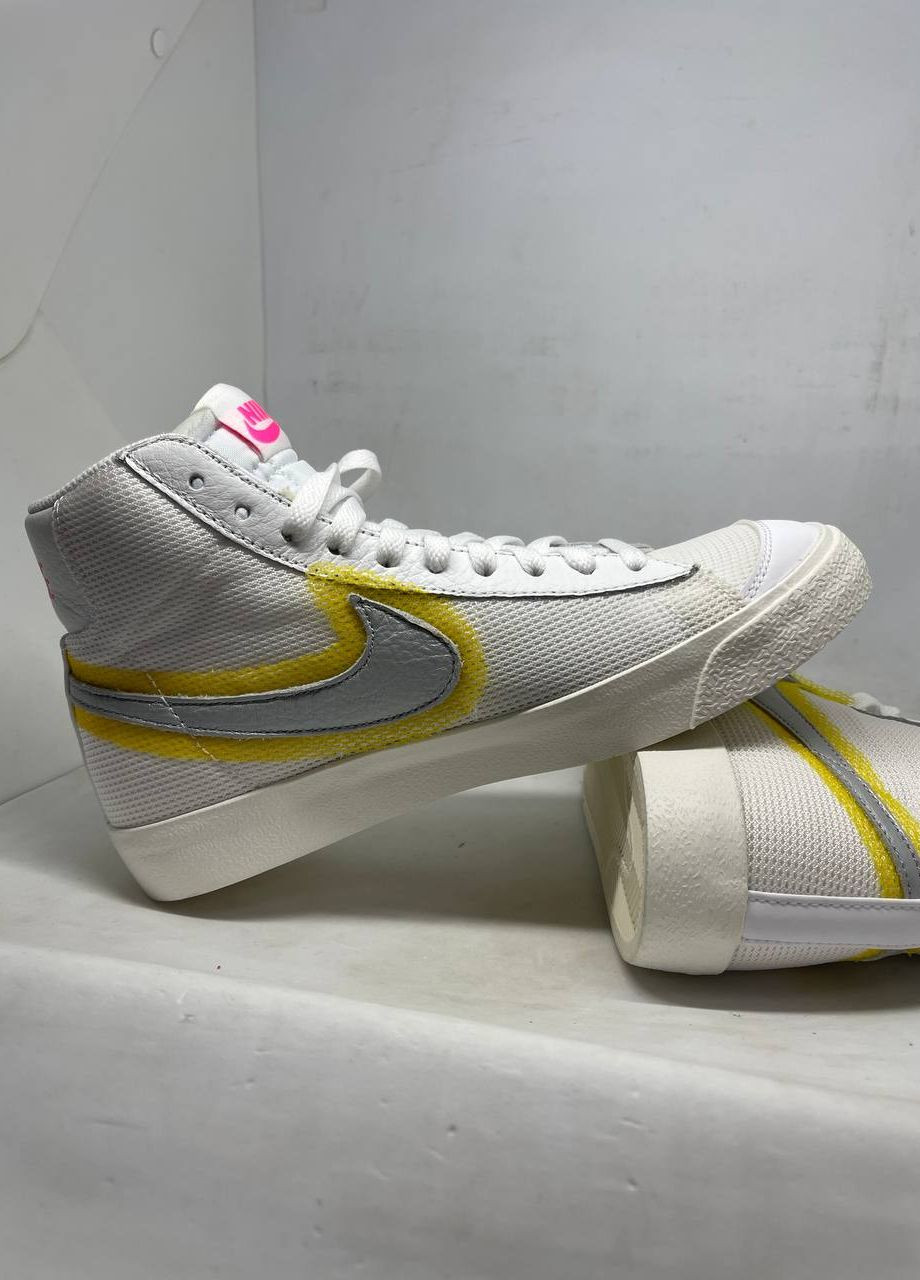 Кроссовки женские (оригинал) WMNS BLAZER MID VNTG 77 WHITE Nike кросівки белые (260089712)