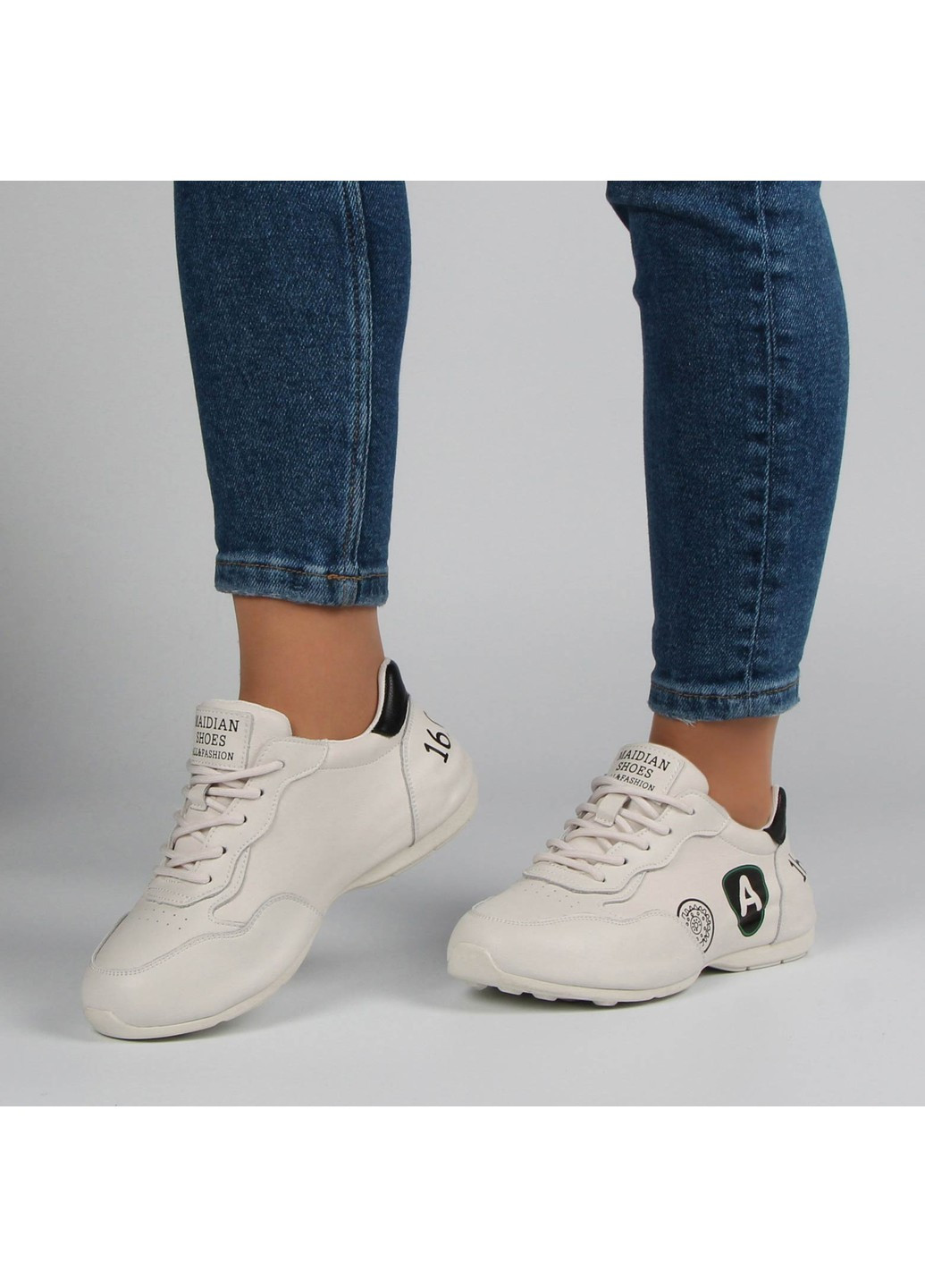 Белые демисезонные женские кроссовки 196851 Lifexpert