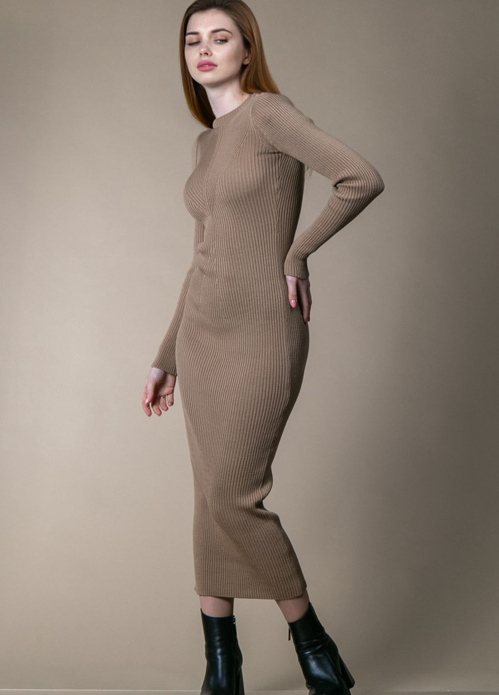 Бежевое повседневный, кэжуал платье макси силуэтное 42-46 CHICLY однотонное