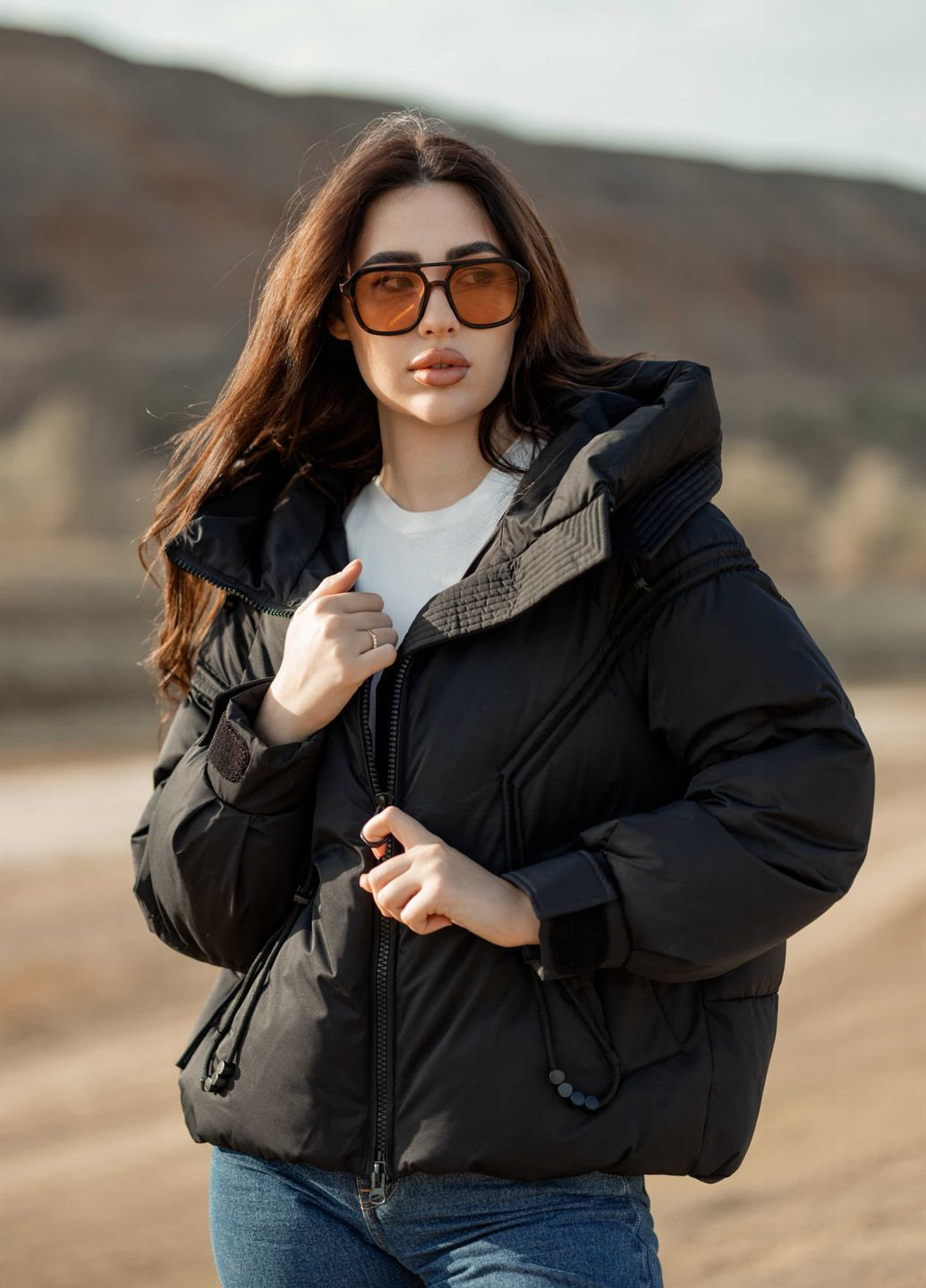 Черная зимняя женская зимняя короткая куртка 940082 Towmy