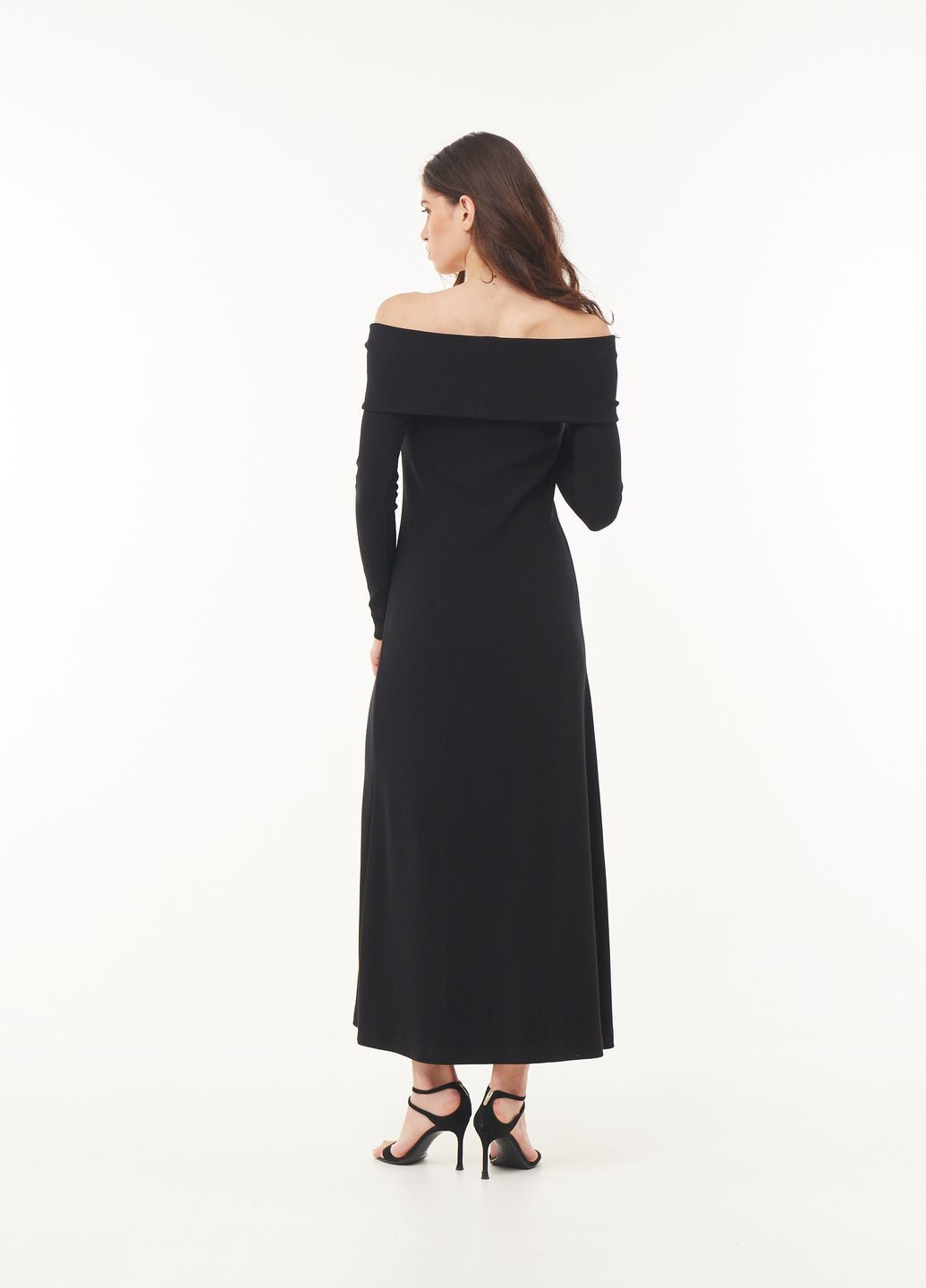 Черное деловое, праздничный, коктейльное, вечернее платье миди с открытыми плечами футляр MORANDI