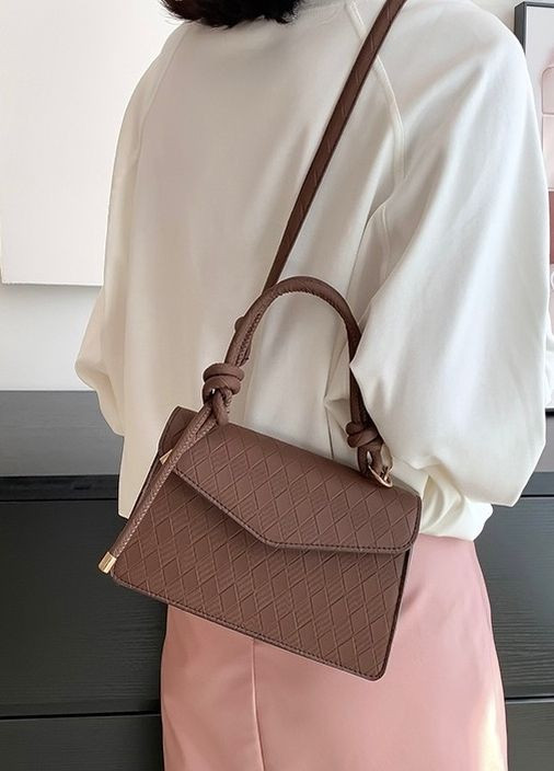 Женская классическая сумка 8658 кросс-боди на ремешке через плечо коричневая No Brand (274074223)