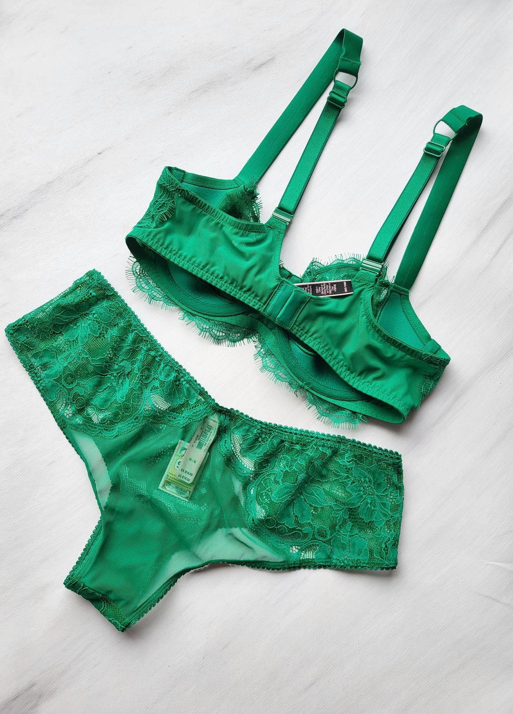 Зеленый комплект женского кружевного белья Victoria's Secret