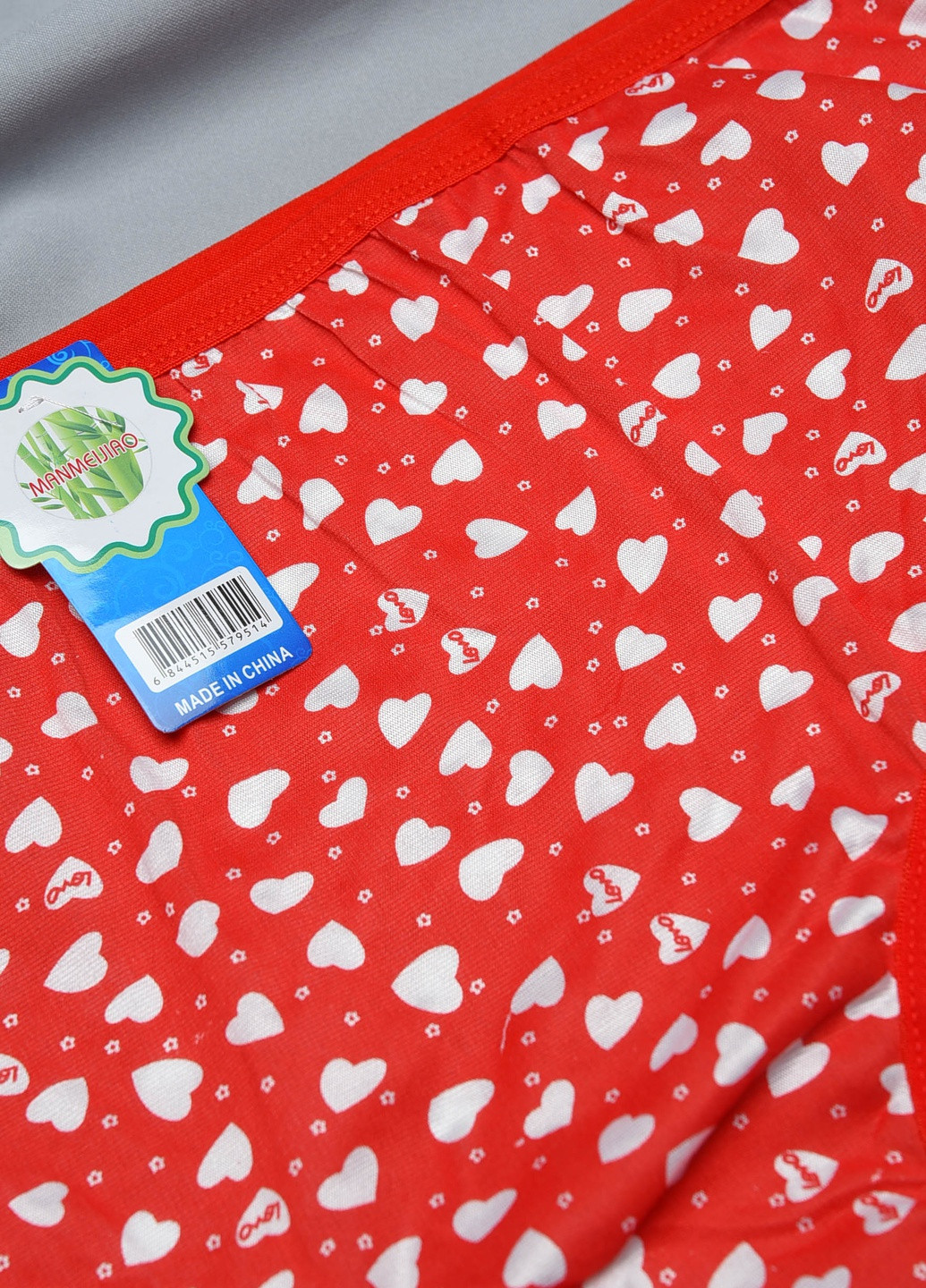 Трусы женские батальные красного цвета в сердечки размер 58-60 Let's Shop (259768611)