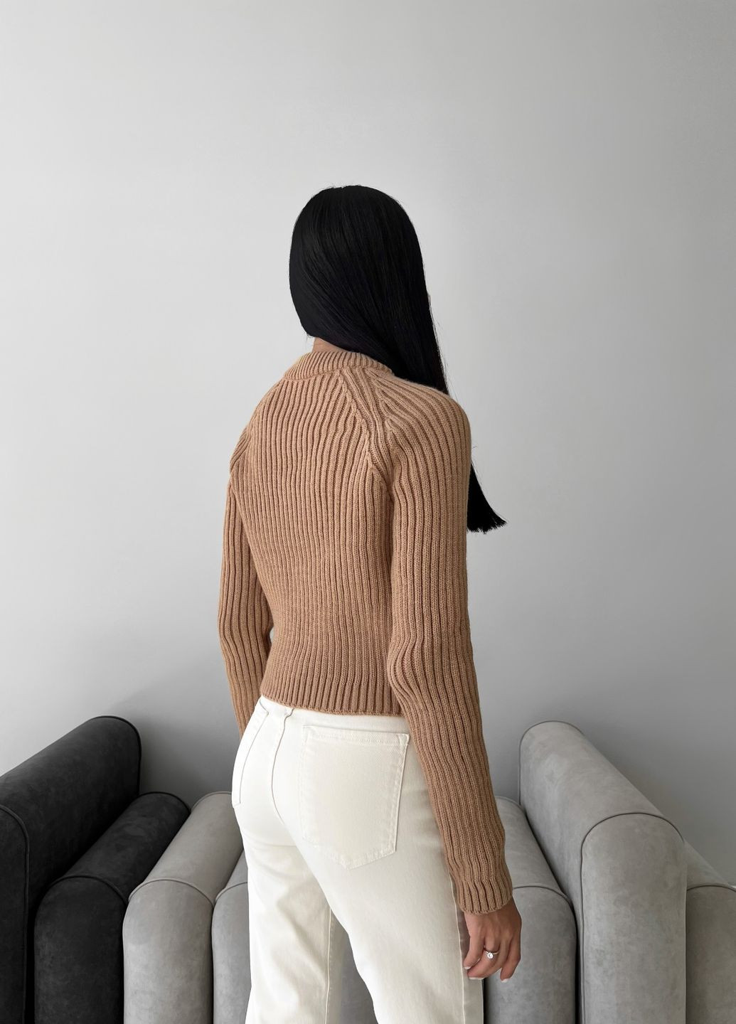 Светло-коричневый демисезонный свитер джемпер Larionoff