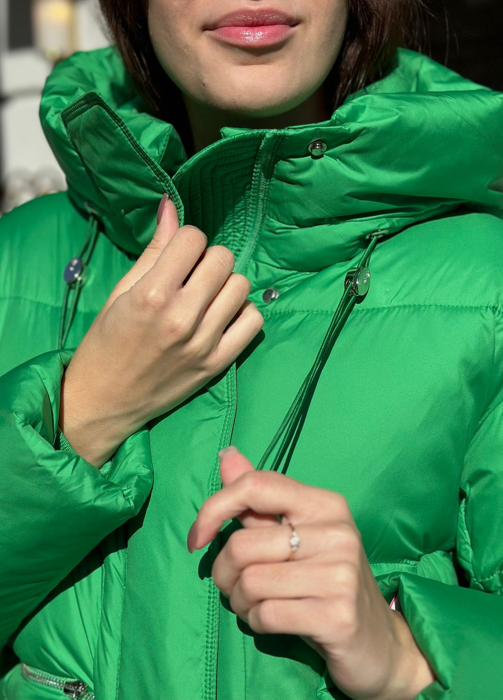Зелена зимня жіноча зимова коротка куртка електрик 51382 Visdeer