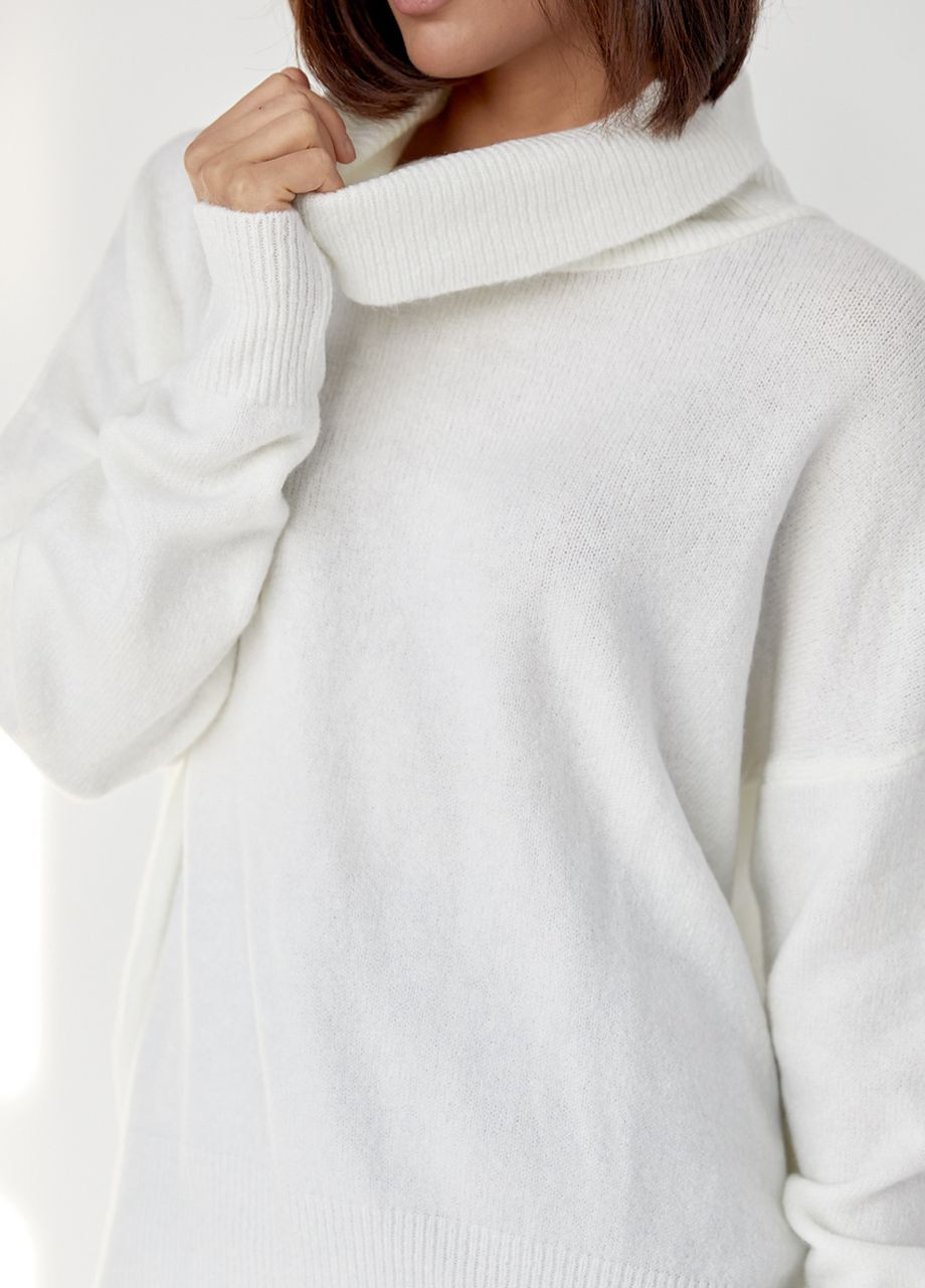 Молочный демисезонный женский свитер oversize с разрезами по бокам - молочный Lurex