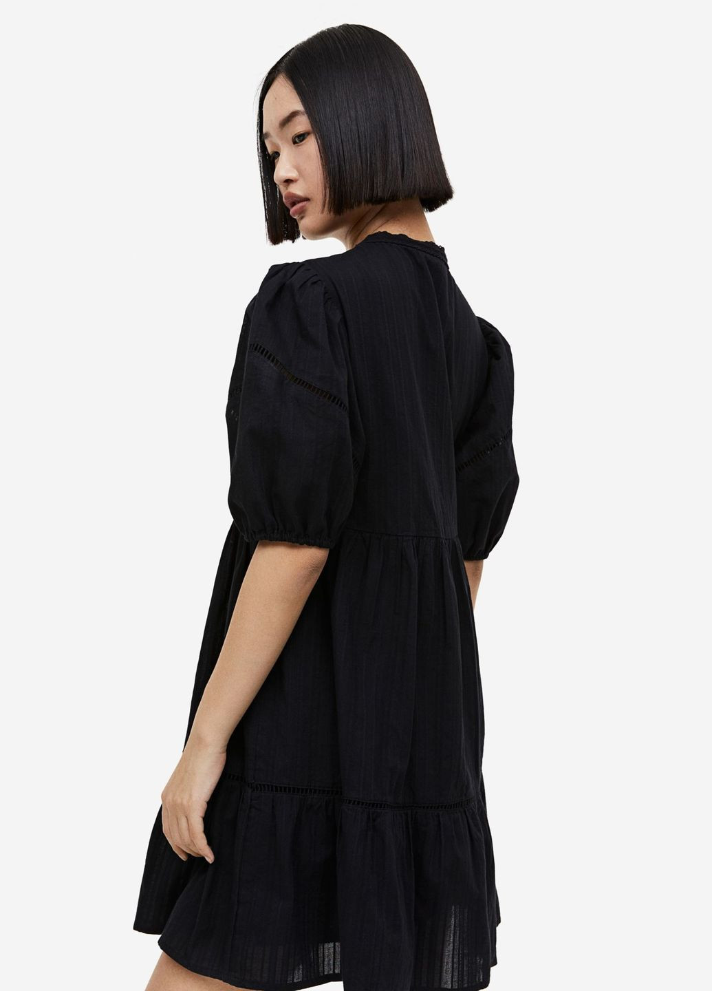 Черное кэжуал об'ємна сукня з мереживними деталями а-силуэт H&M однотонное